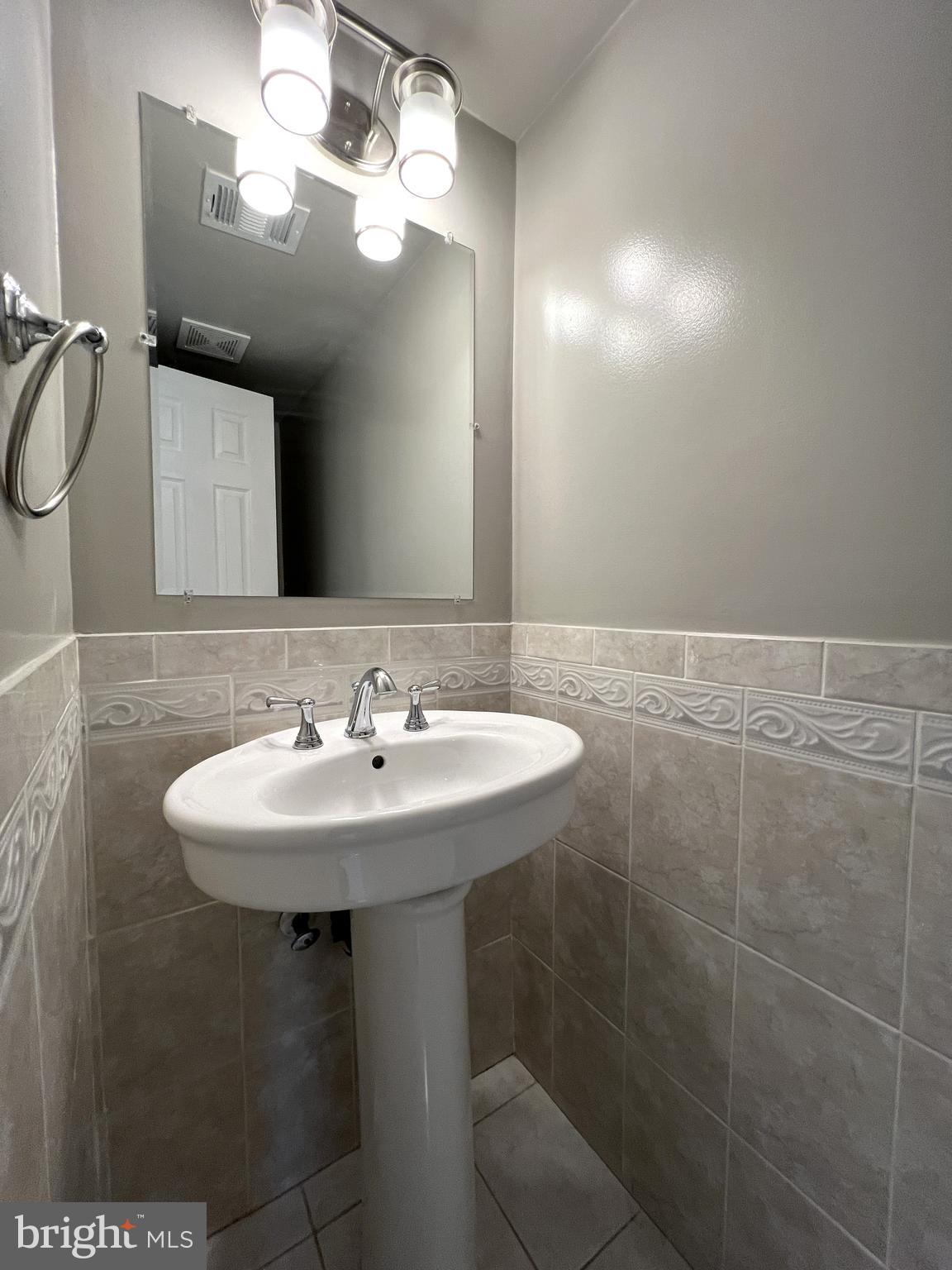 LAKE BRADDOCK - Residential Lease