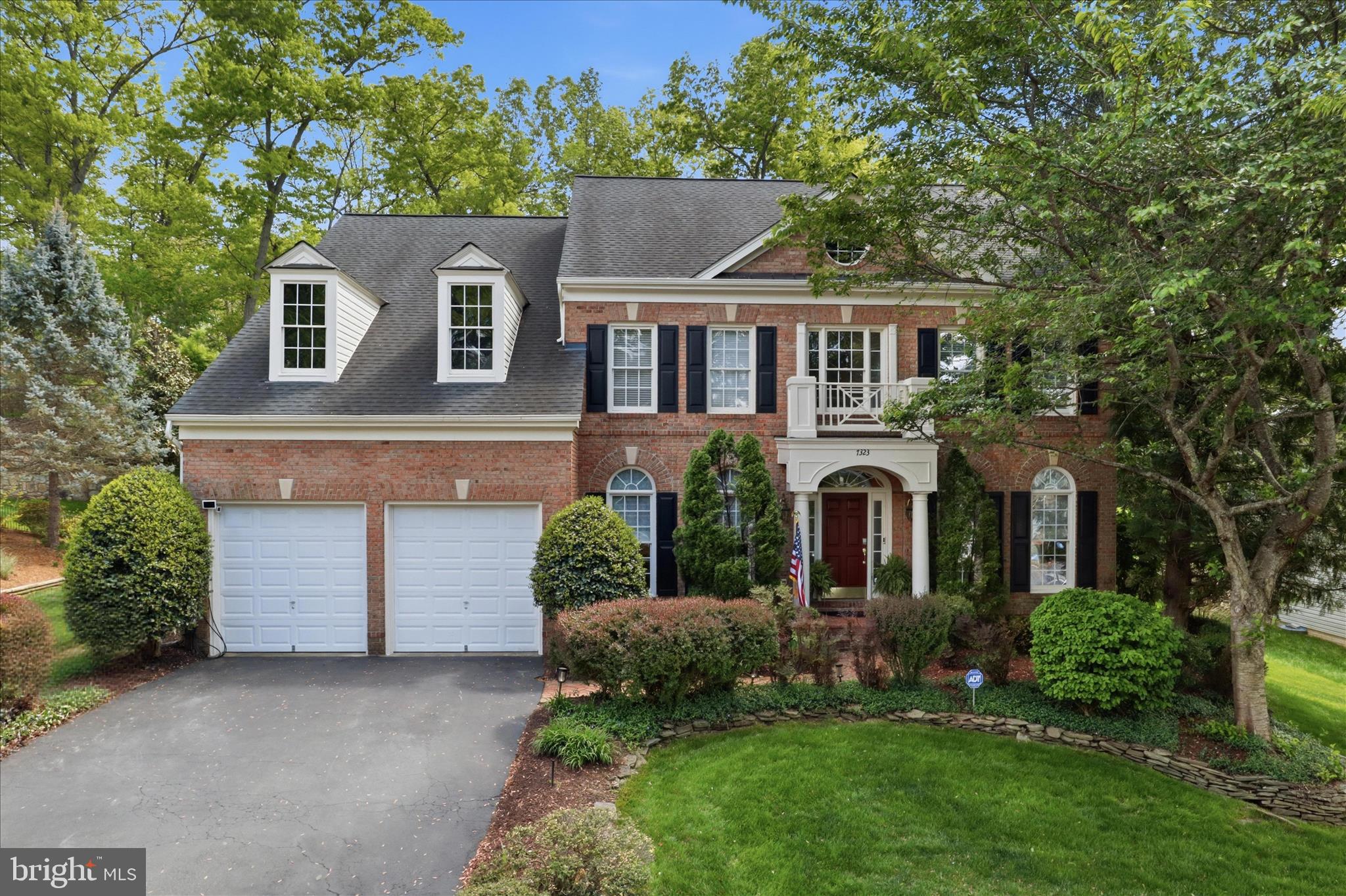 LAUREL CREEK - Residential