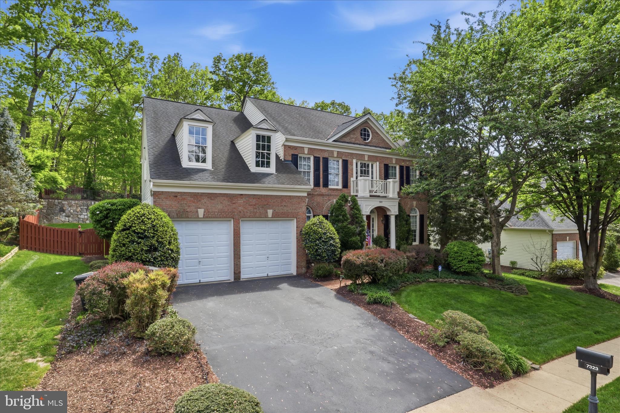 LAUREL CREEK - Residential