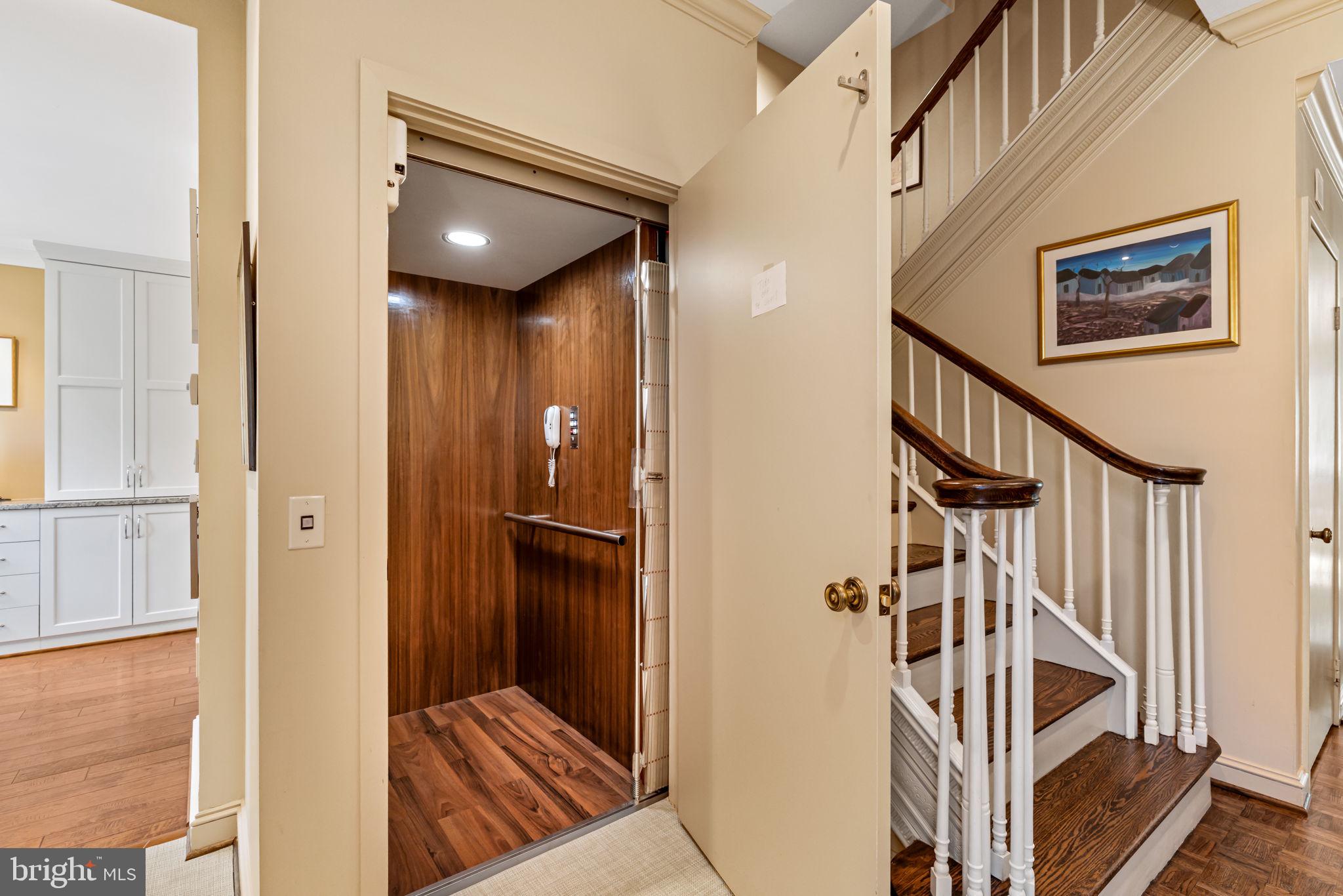 CROSS KEYS - Residential