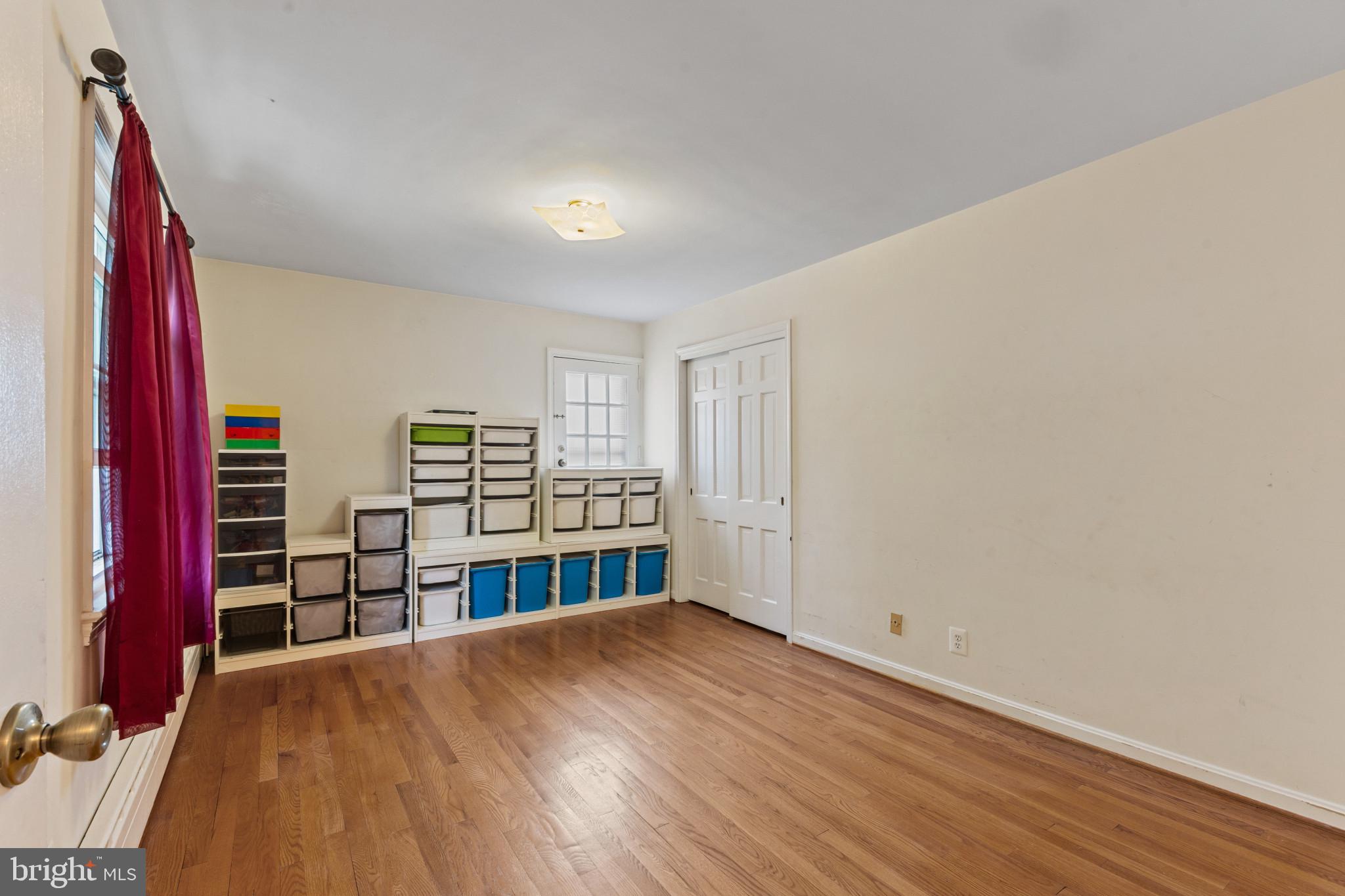 WESTBRIAR COUNTRY CLUB ESTATES - Residential