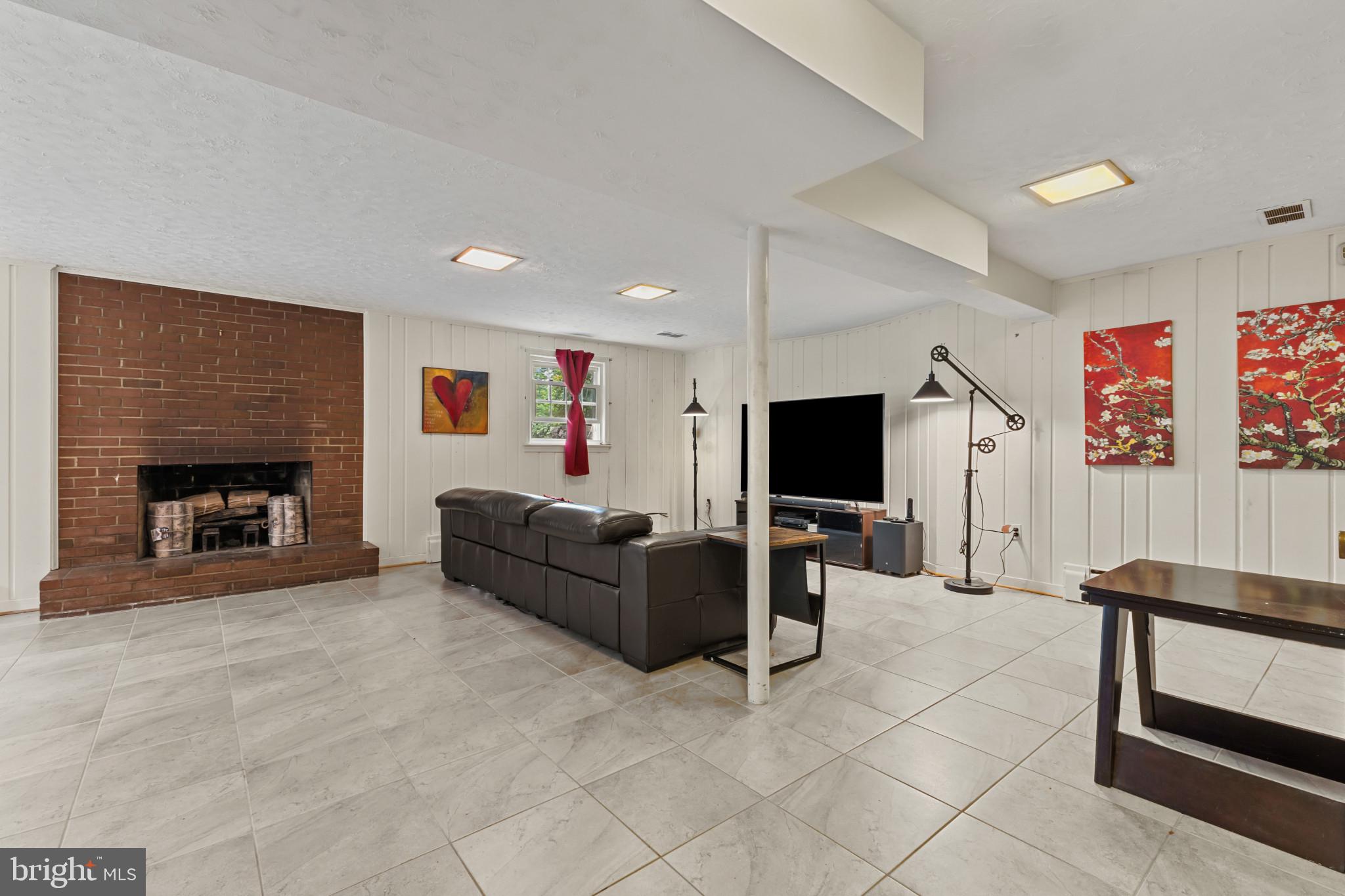 WESTBRIAR COUNTRY CLUB ESTATES - Residential