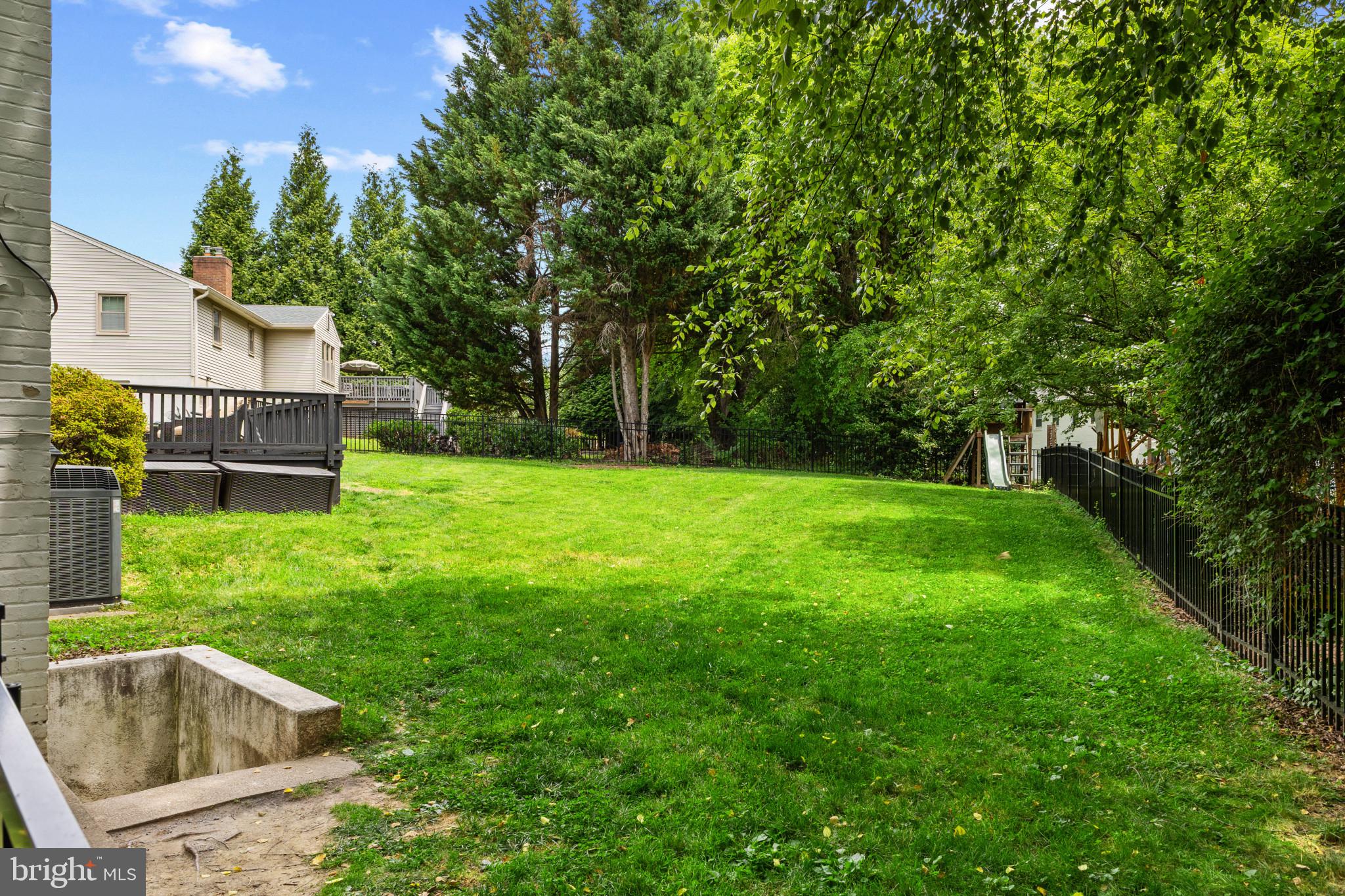 WESTBRIAR COUNTRY CLUB ESTATES - Residential