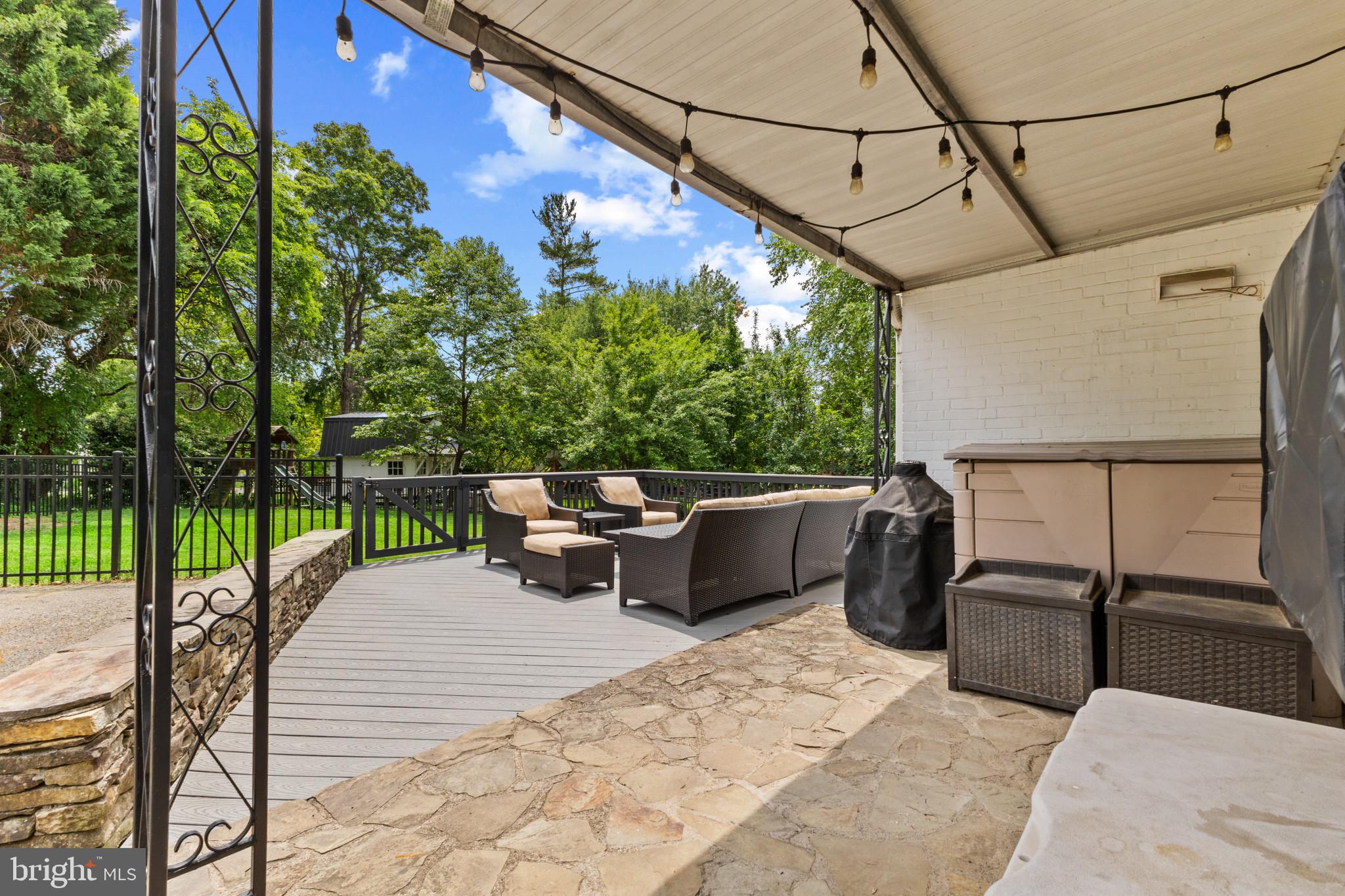 WESTBRIAR COUNTRY CLUB ESTATES - Residential