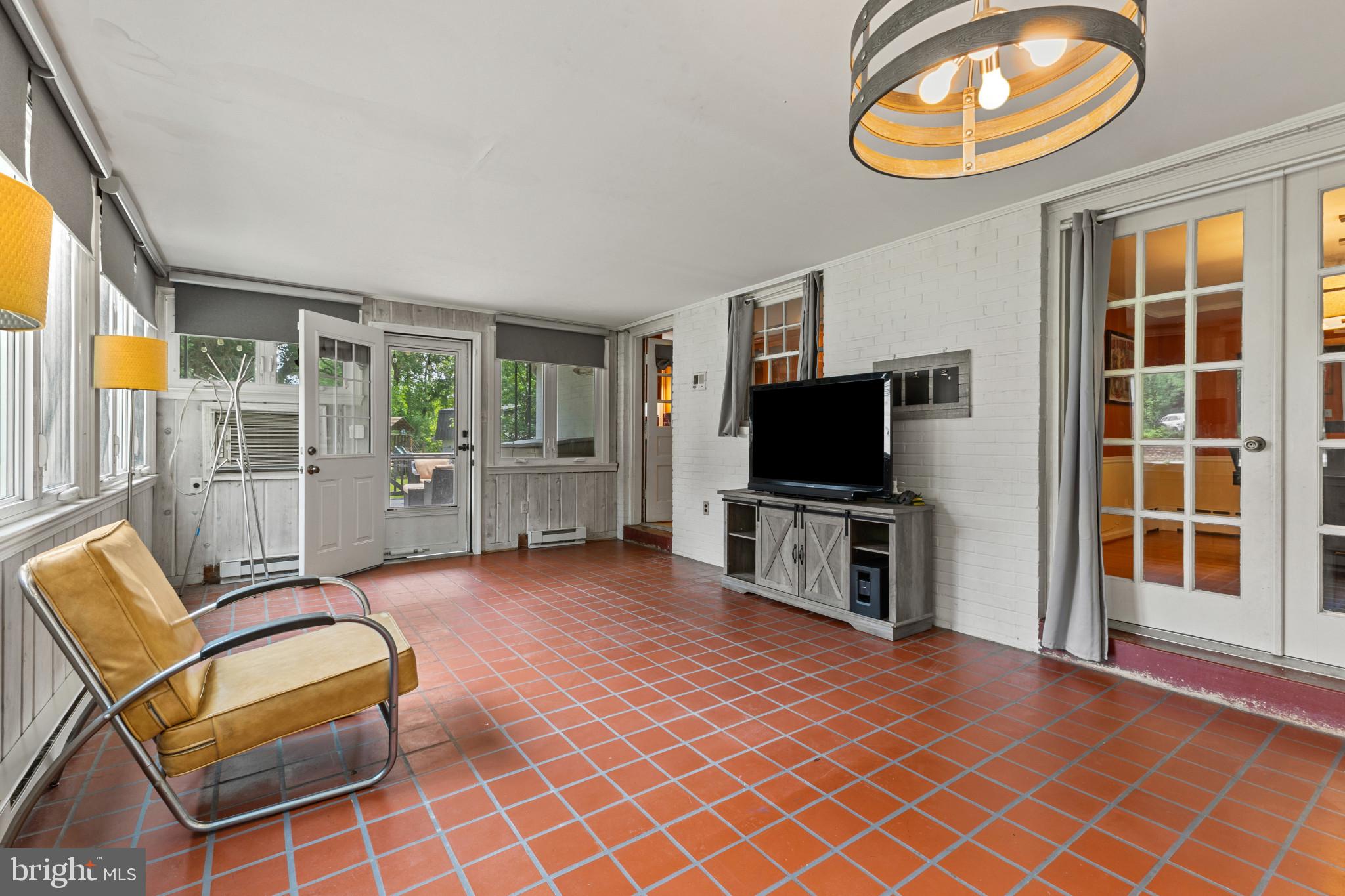 WESTBRIAR COUNTRY CLUB ESTATES - Residential