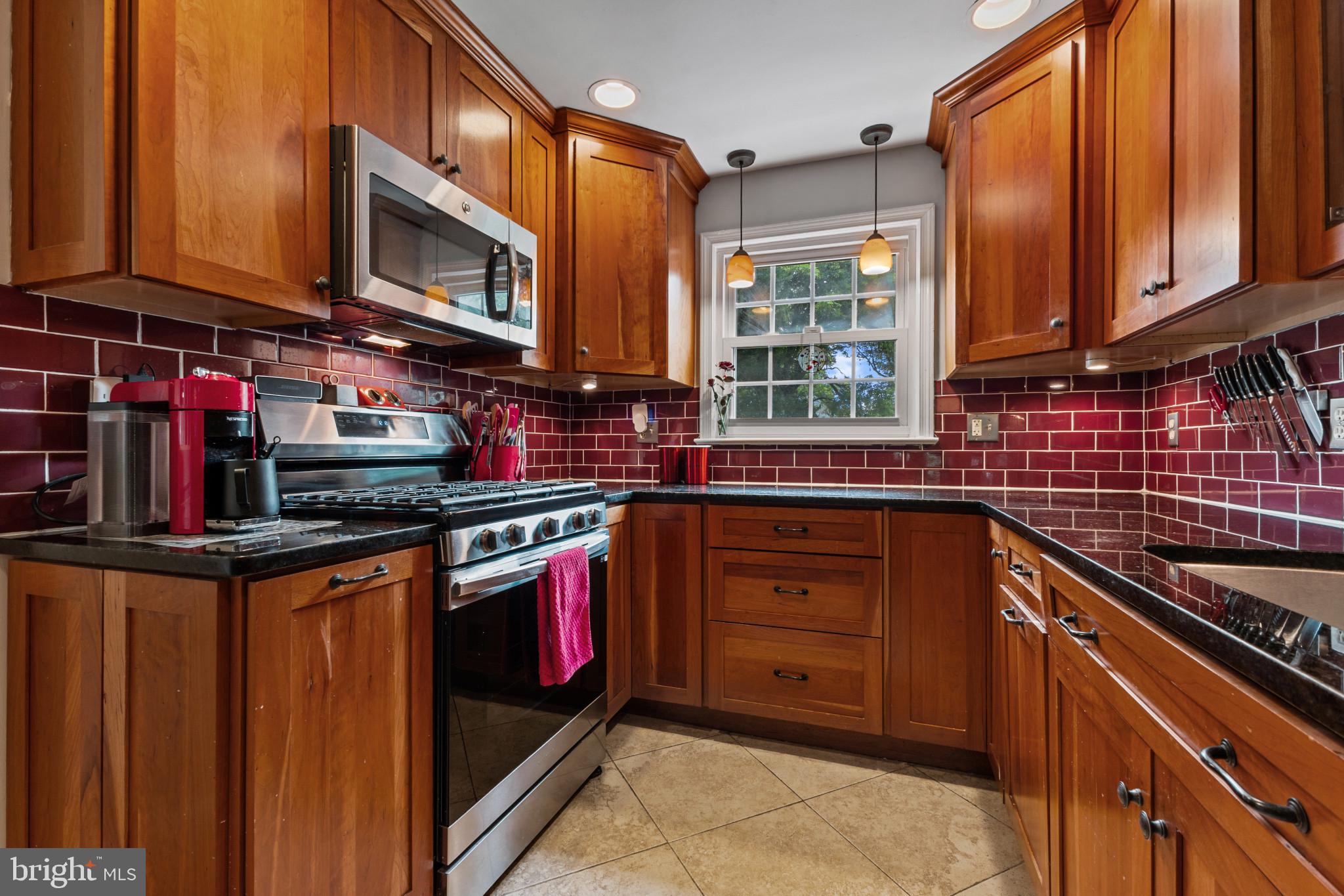 WESTBRIAR COUNTRY CLUB ESTATES - Residential
