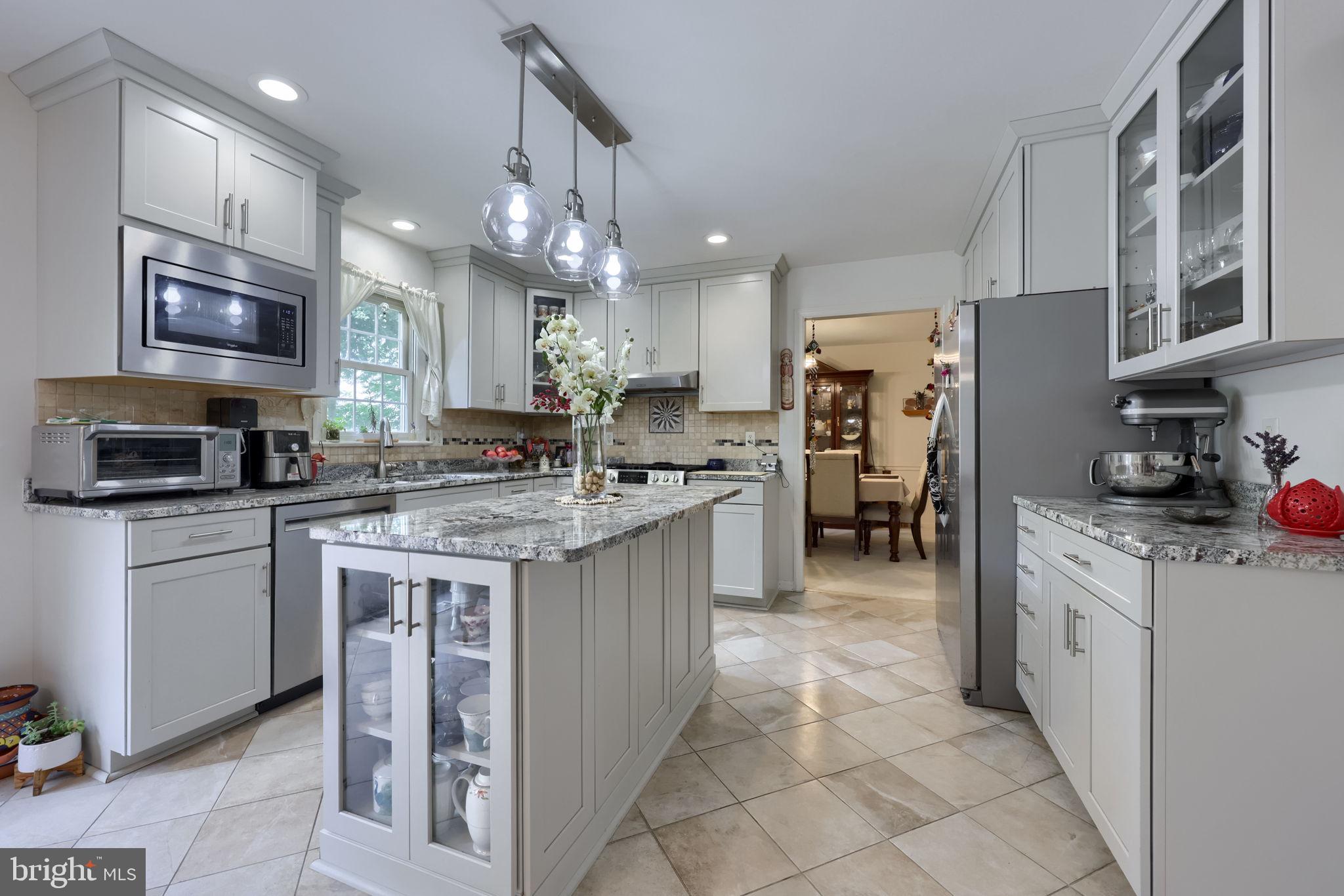 SOUTHPOINT COMMONS - Residential