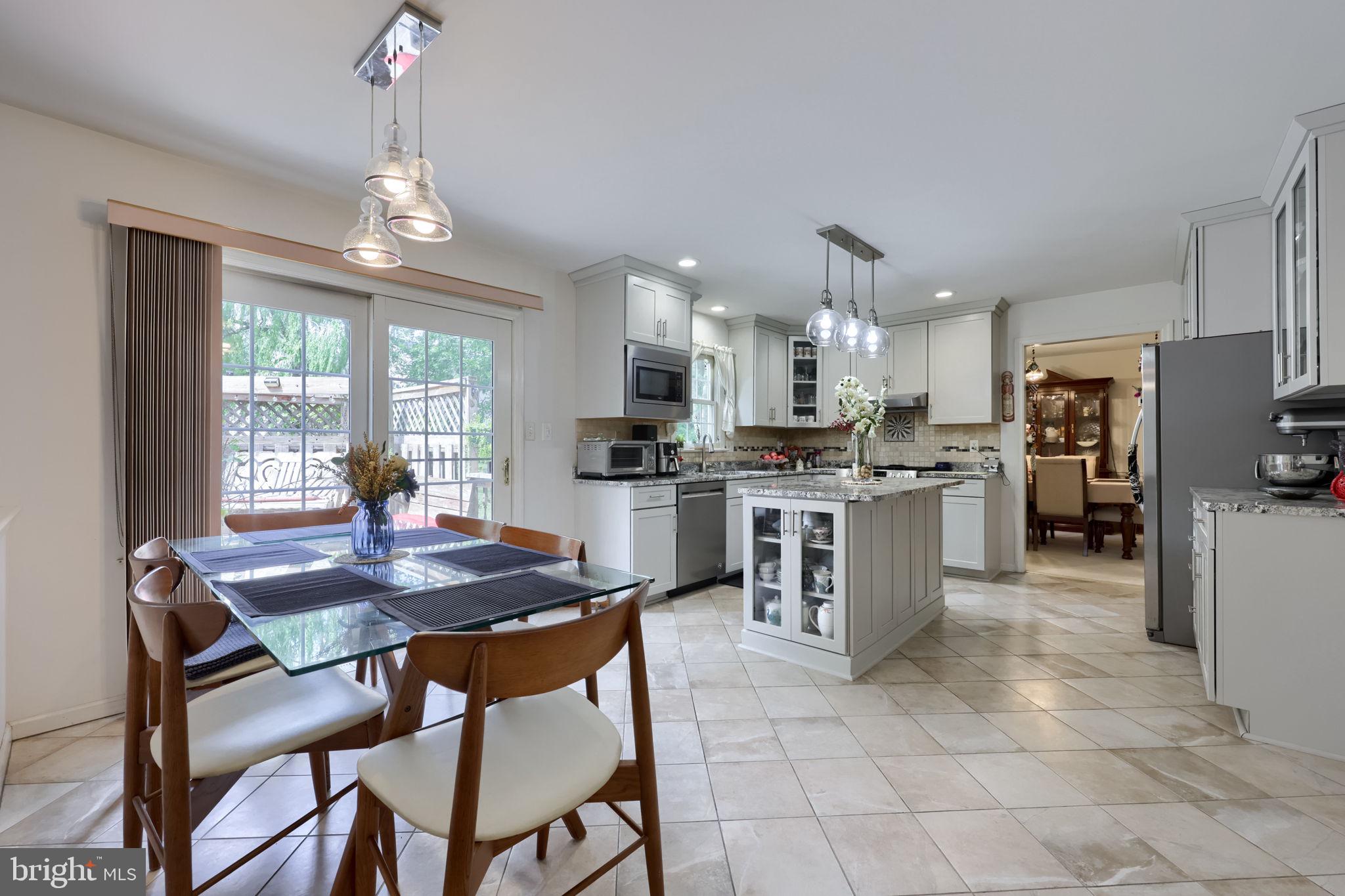 SOUTHPOINT COMMONS - Residential