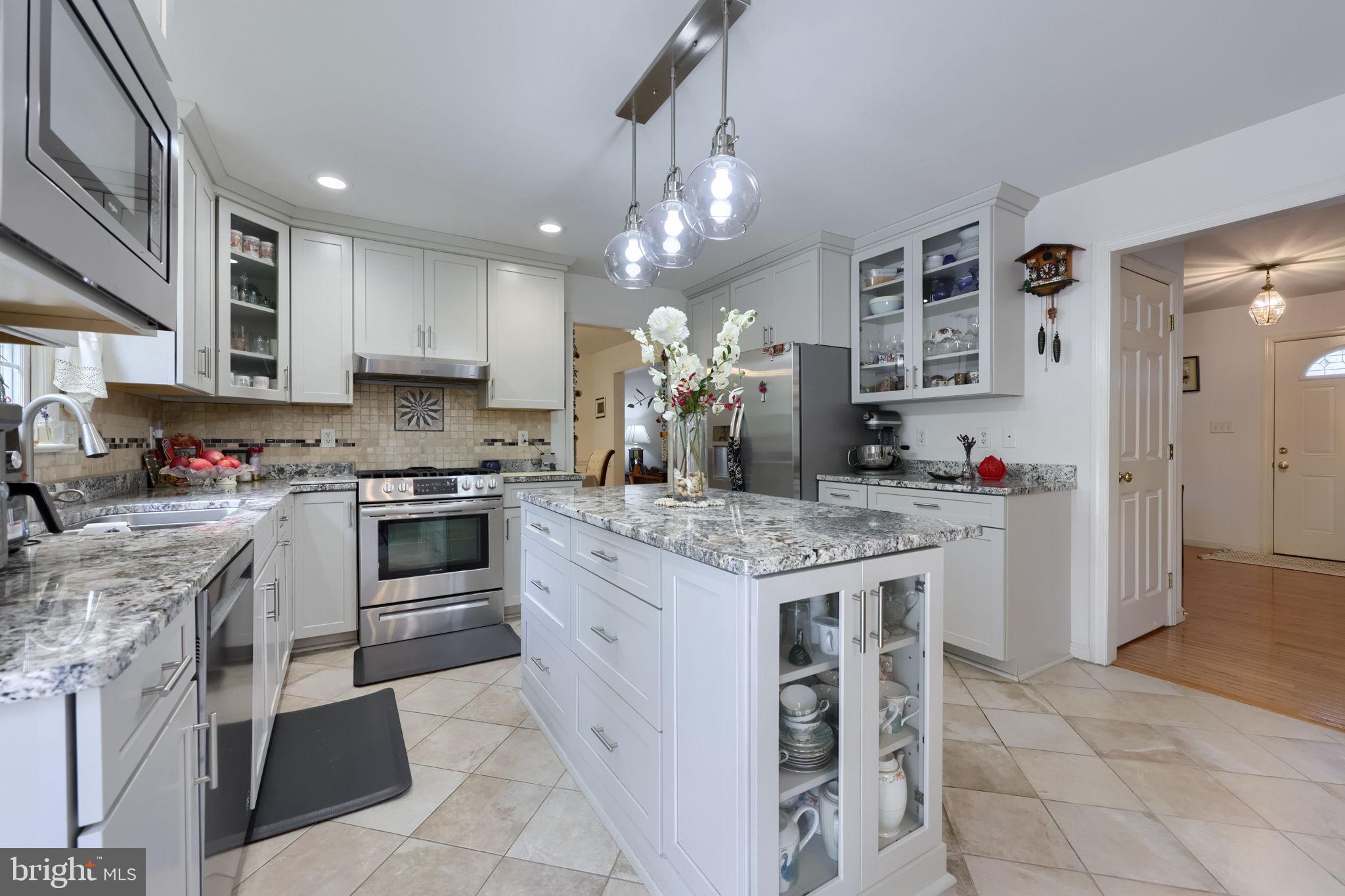 SOUTHPOINT COMMONS - Residential
