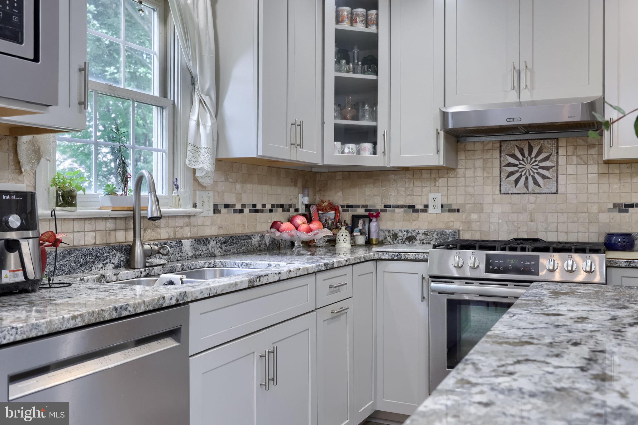 SOUTHPOINT COMMONS - Residential