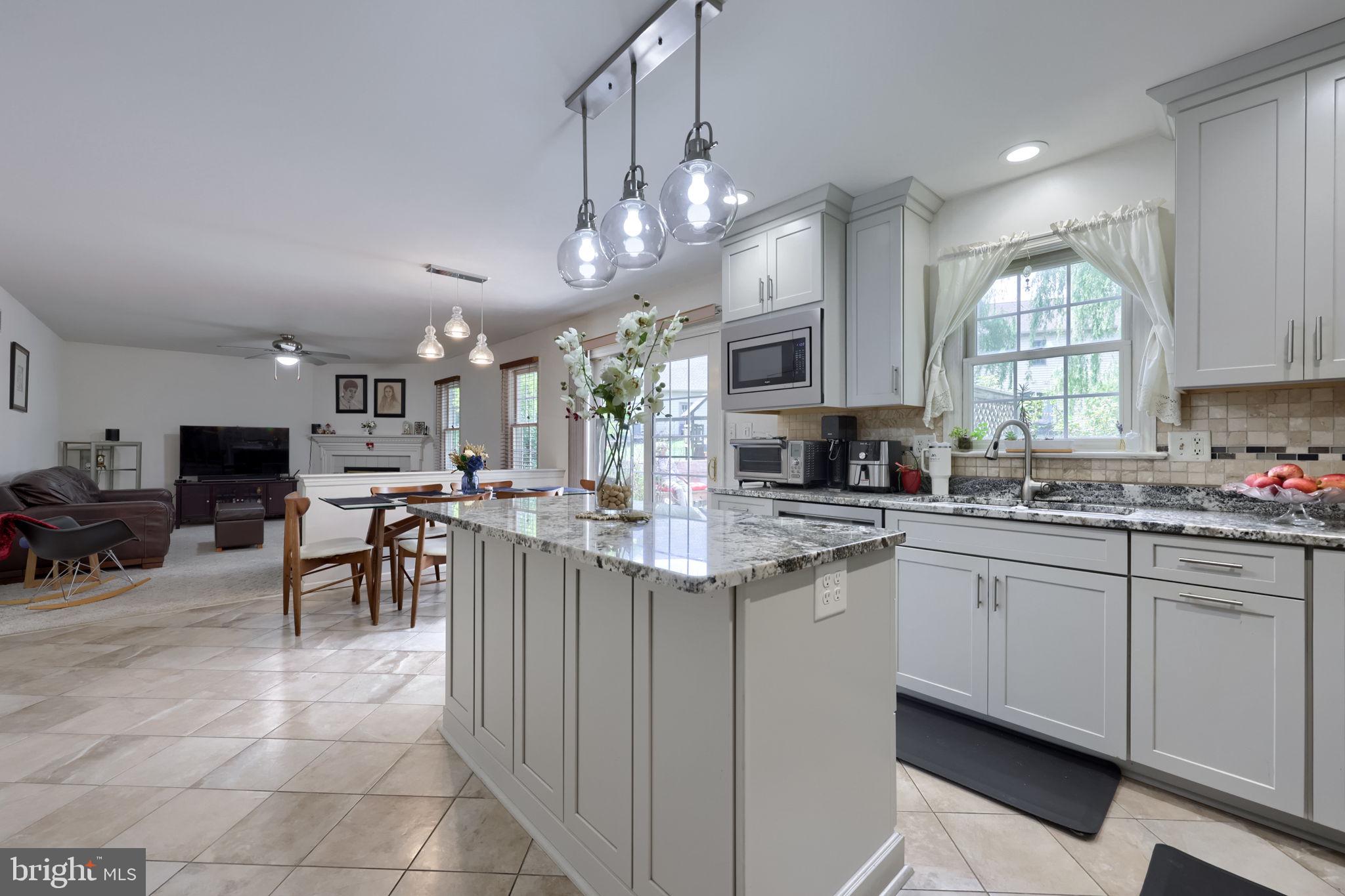 SOUTHPOINT COMMONS - Residential