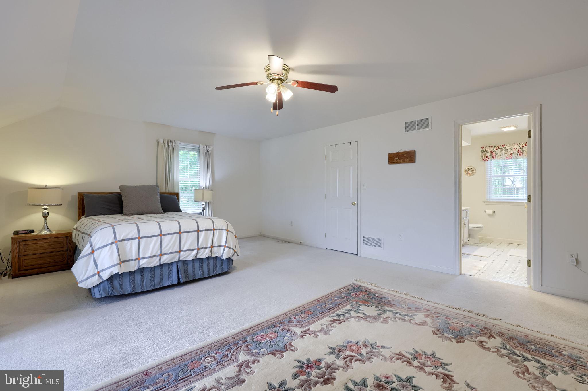 SOUTHPOINT COMMONS - Residential