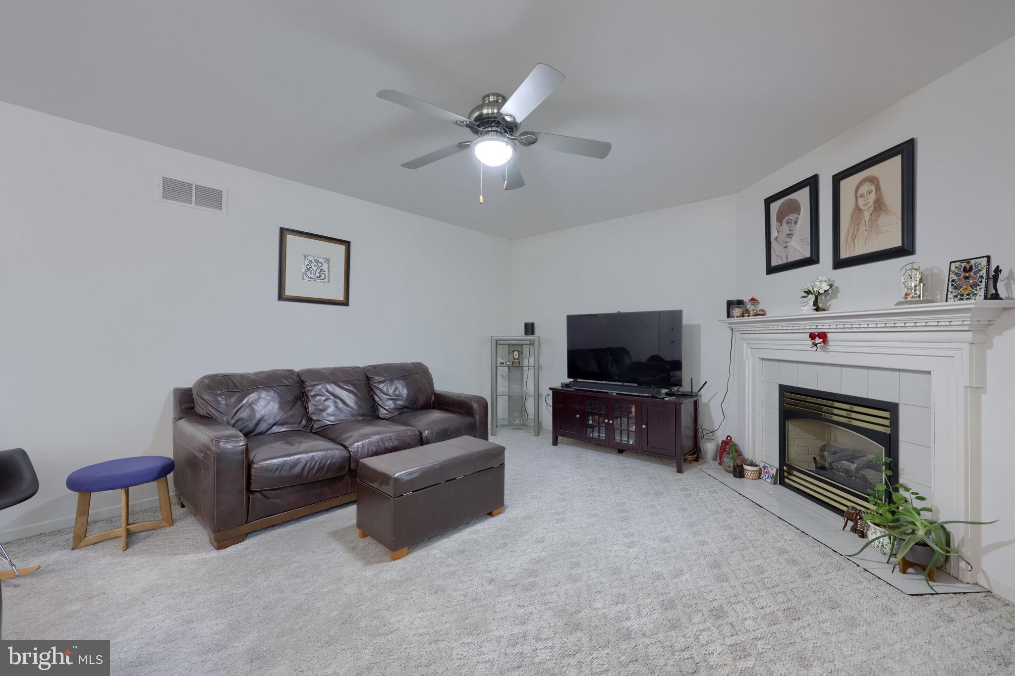 SOUTHPOINT COMMONS - Residential