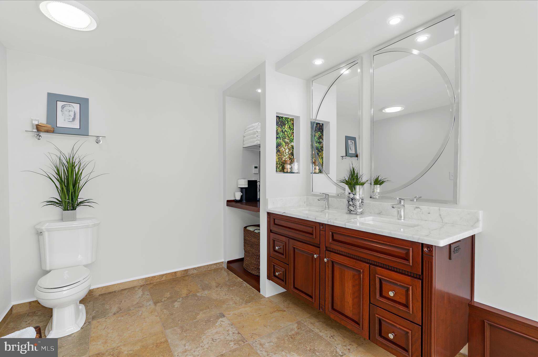 STONINGTON - Residential