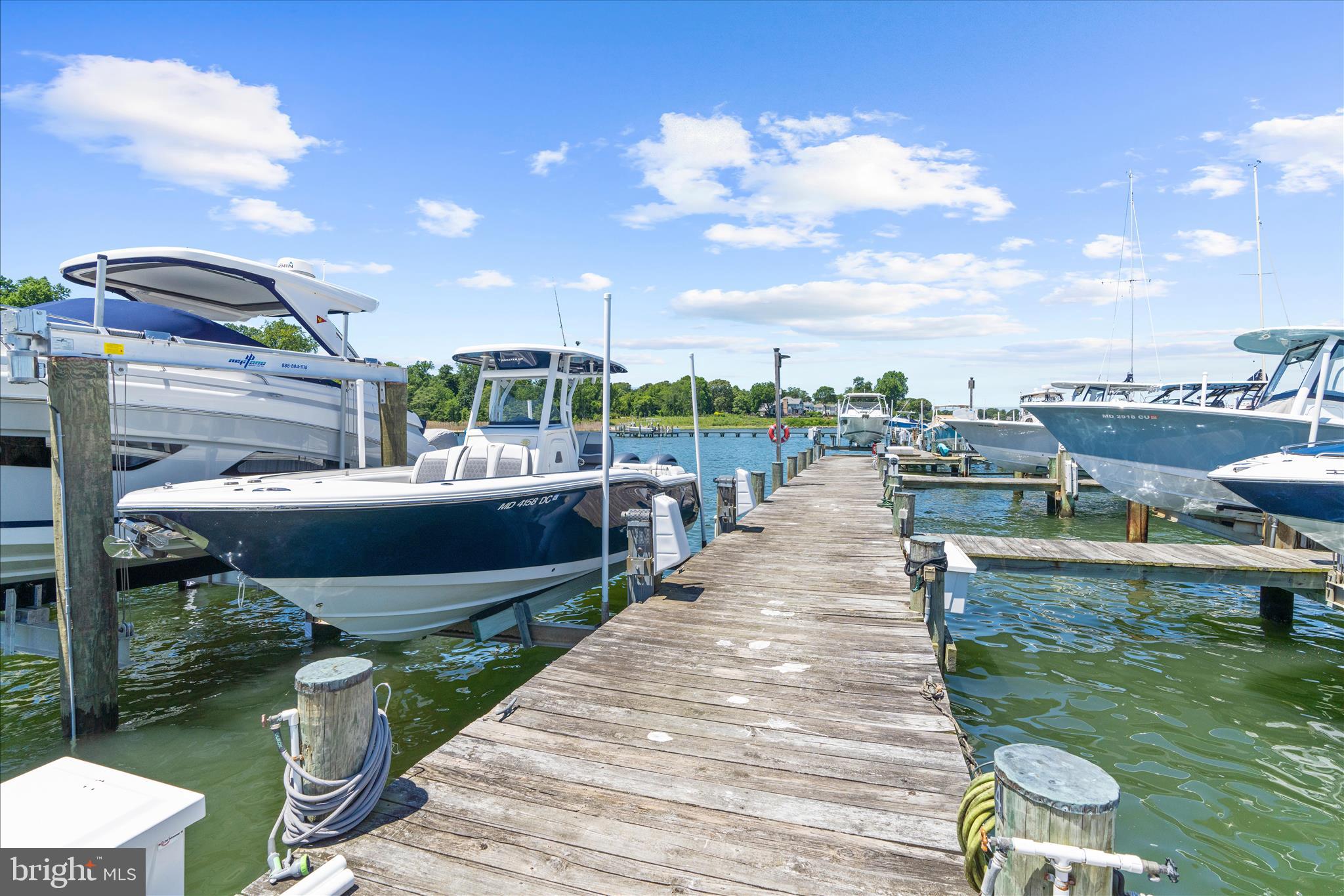 STONINGTON - Residential