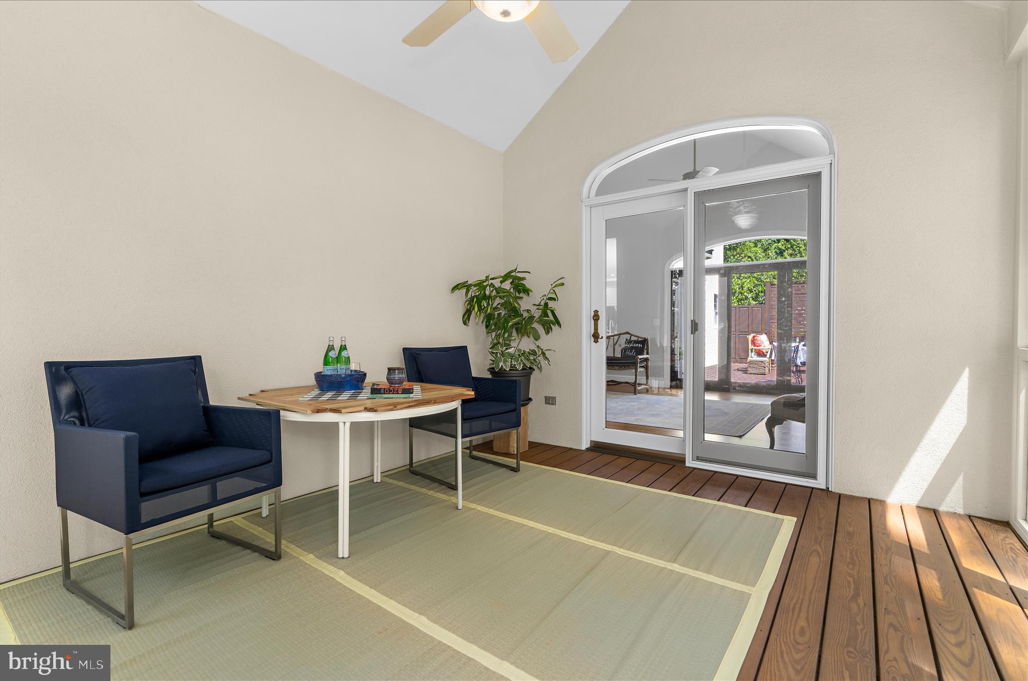 STONINGTON - Residential