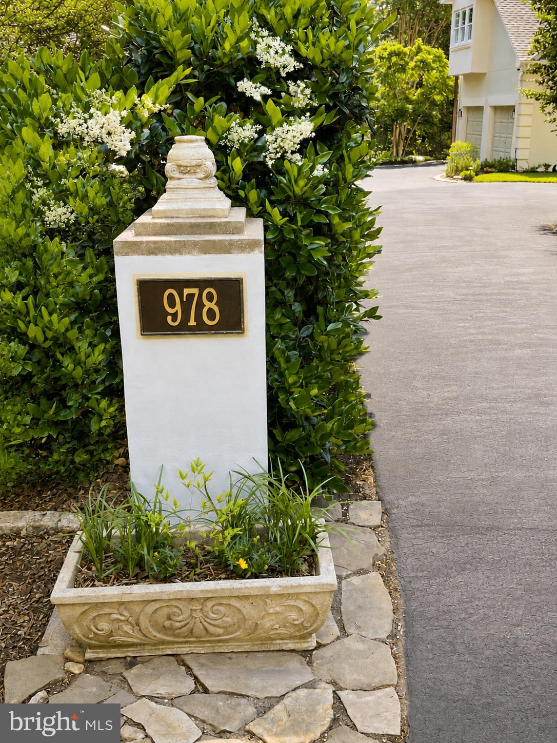 STONINGTON - Residential