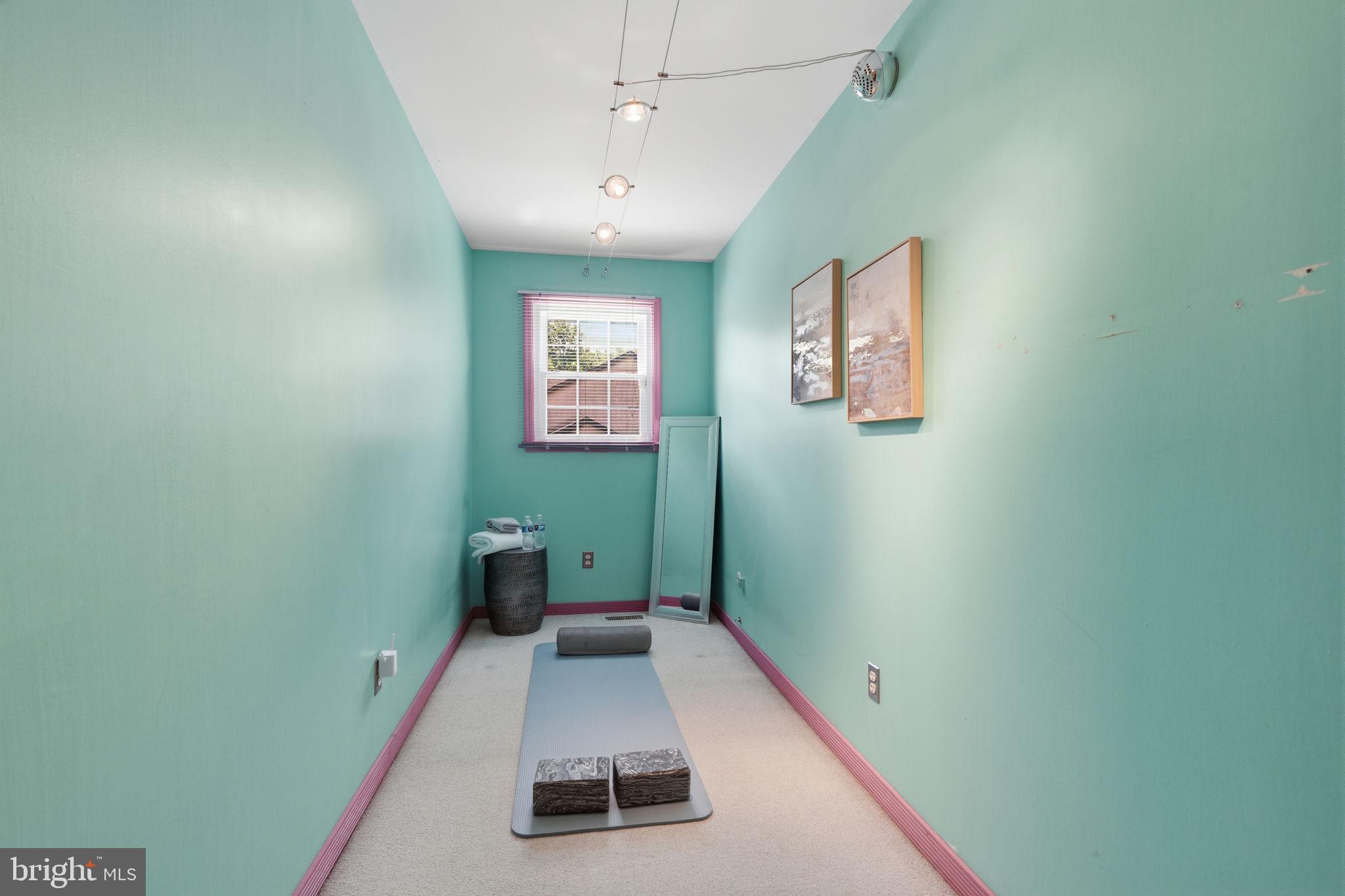 HUNTINGDON VALLEY - Residential