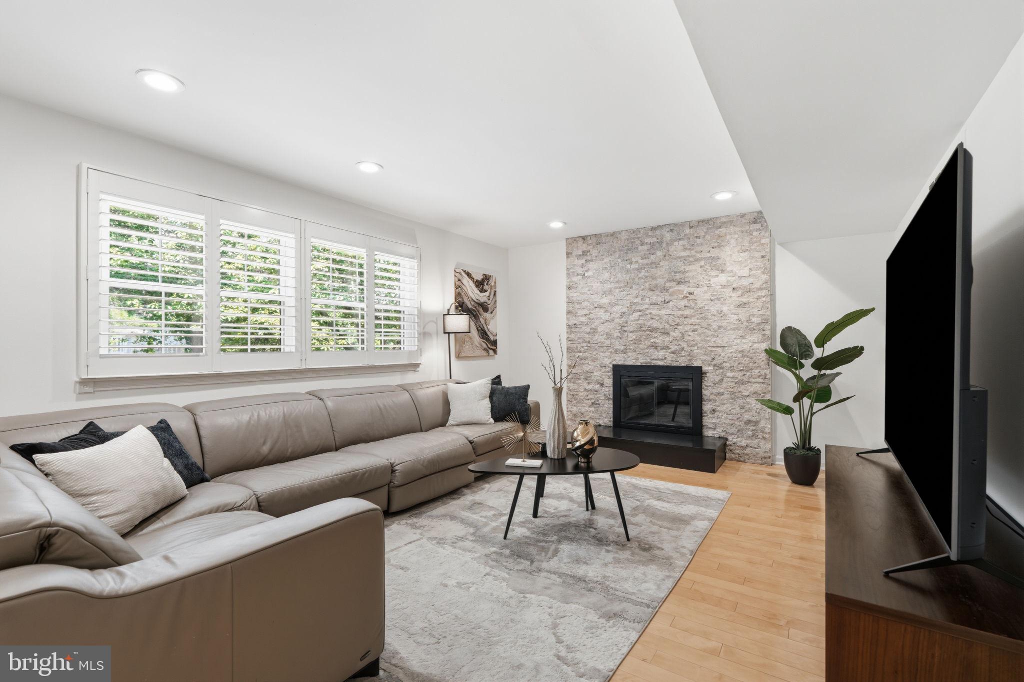 HUNTINGDON VALLEY - Residential