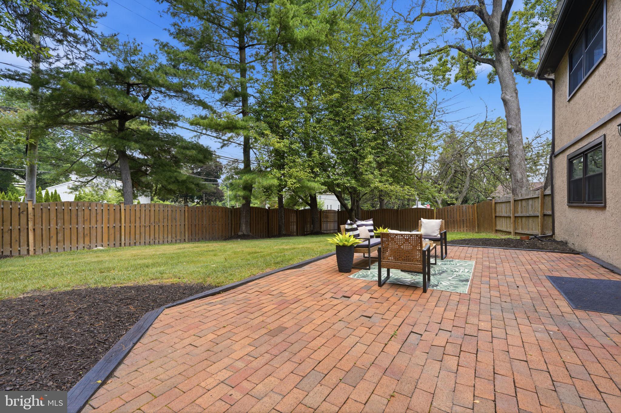 HUNTINGDON VALLEY - Residential