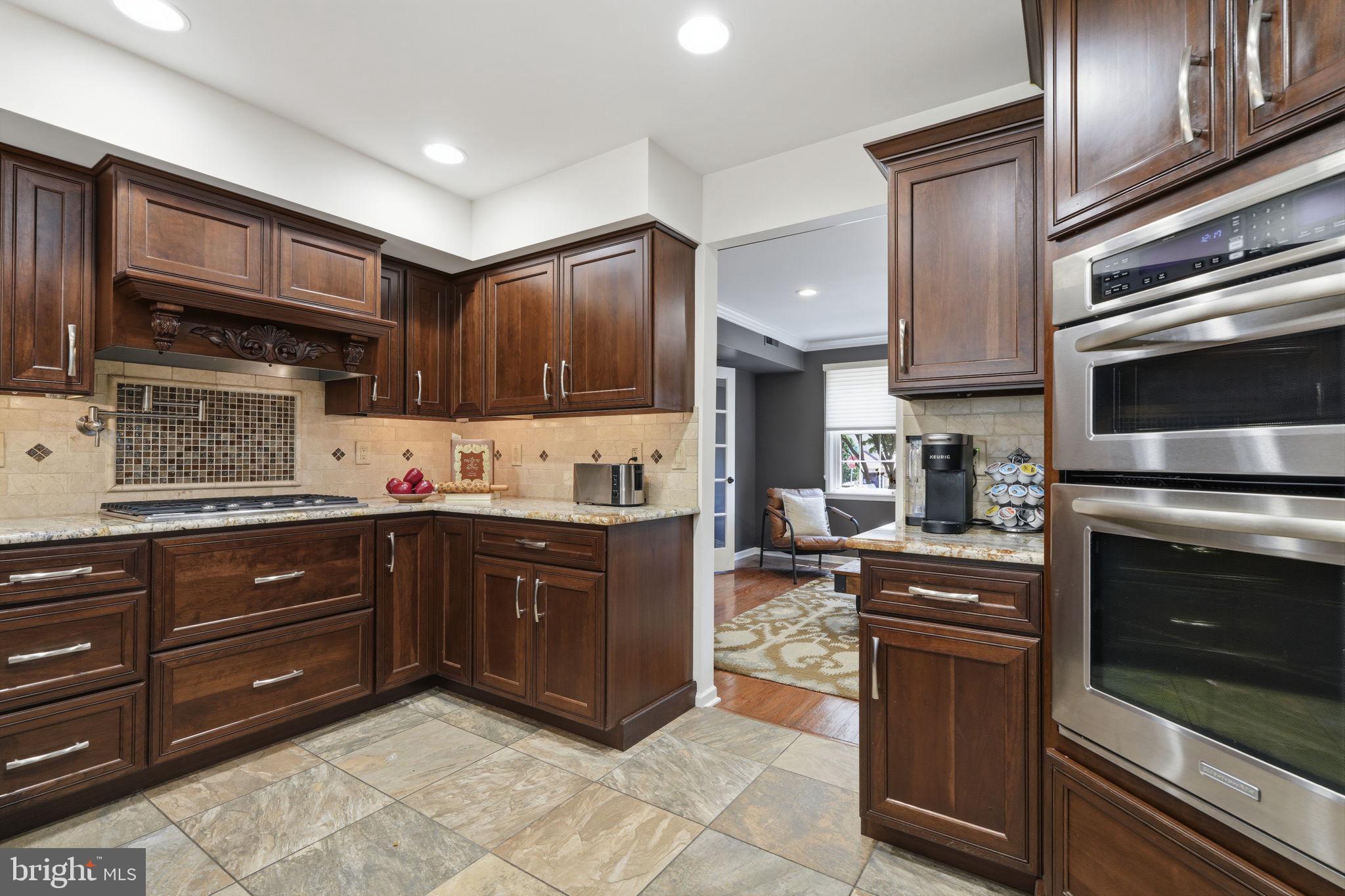 HUNTINGDON VALLEY - Residential