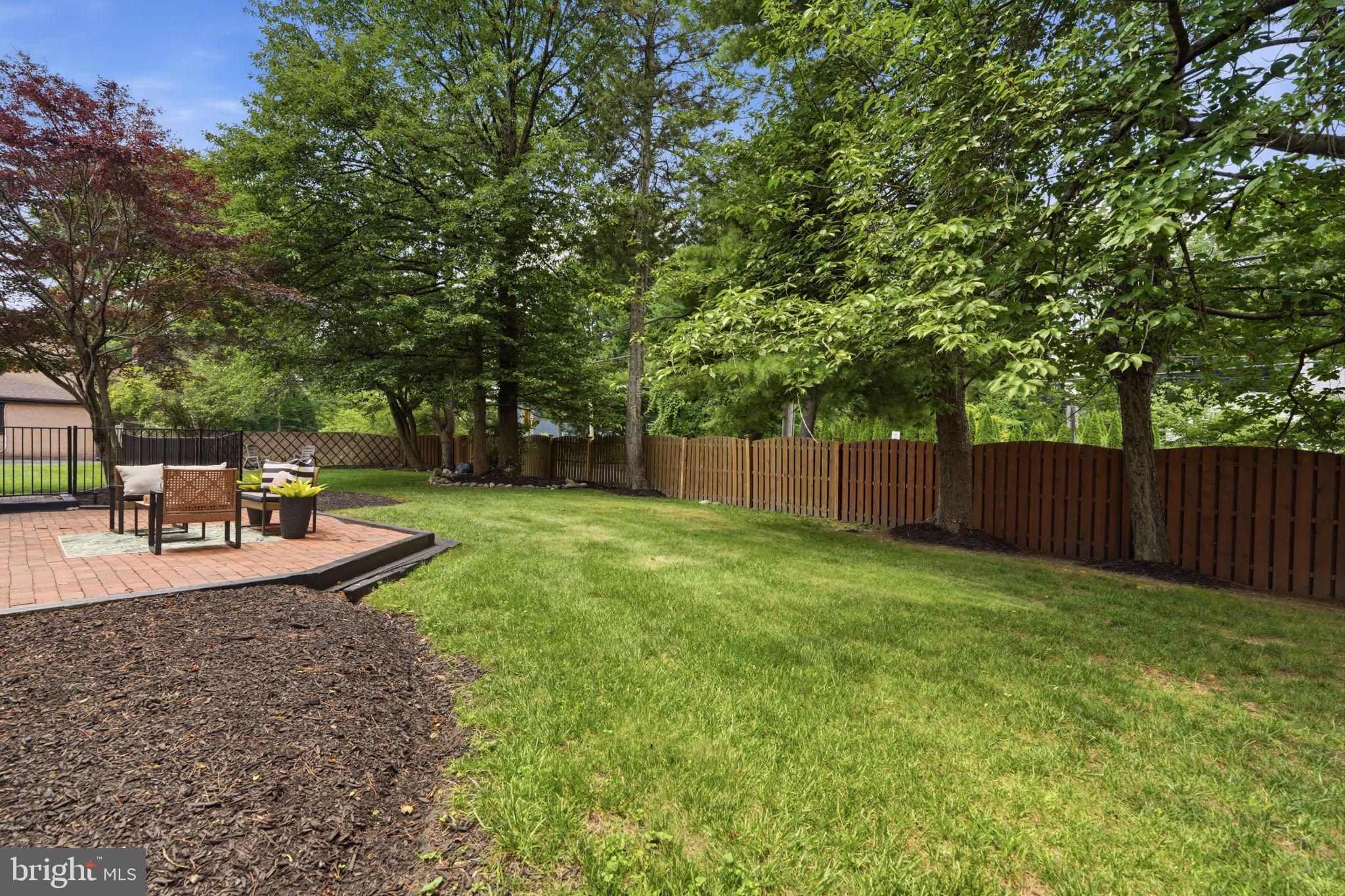 HUNTINGDON VALLEY - Residential