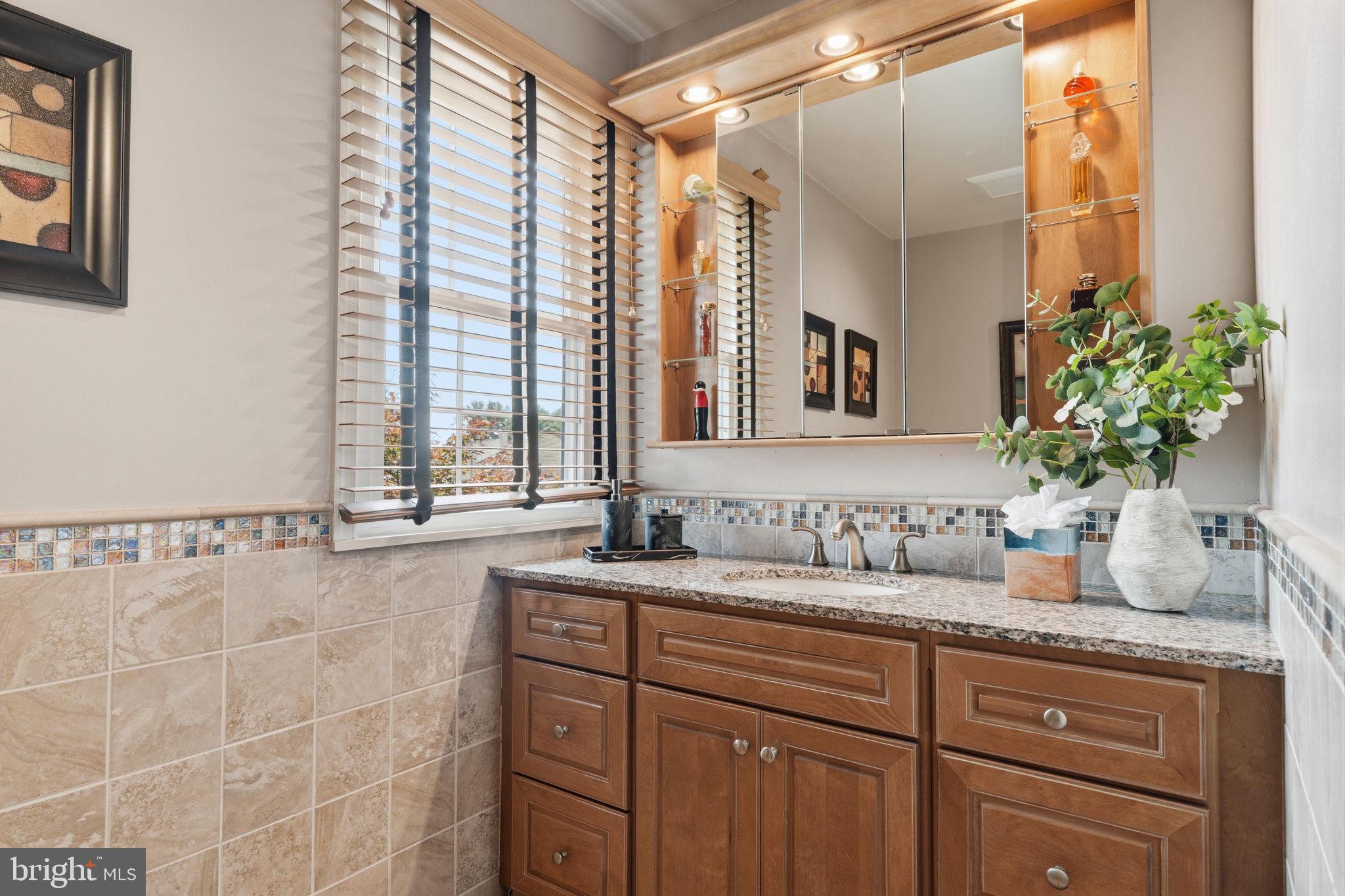 HUNTINGDON VALLEY - Residential
