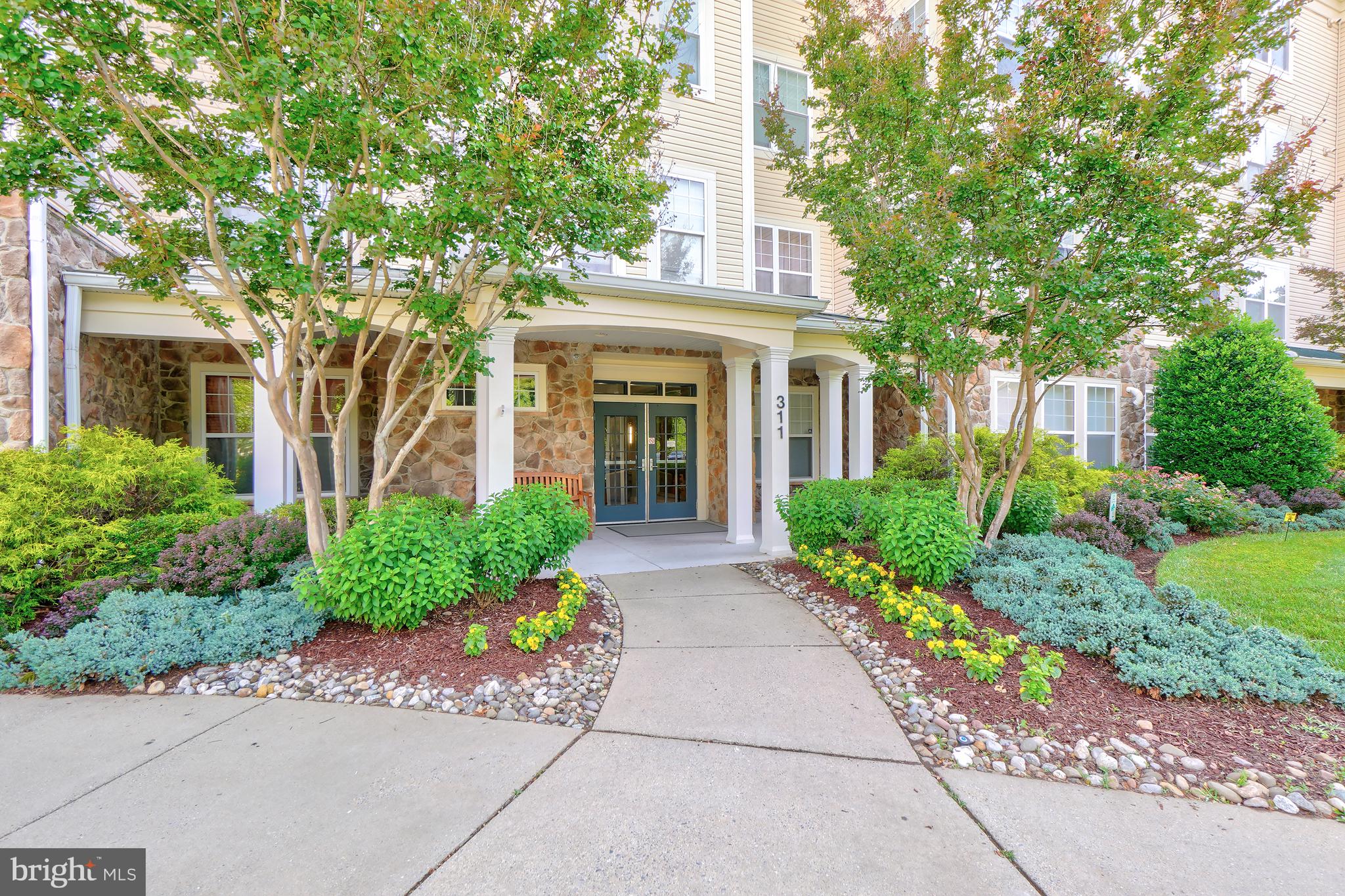 LAKELANDS RIDGE - Residential
