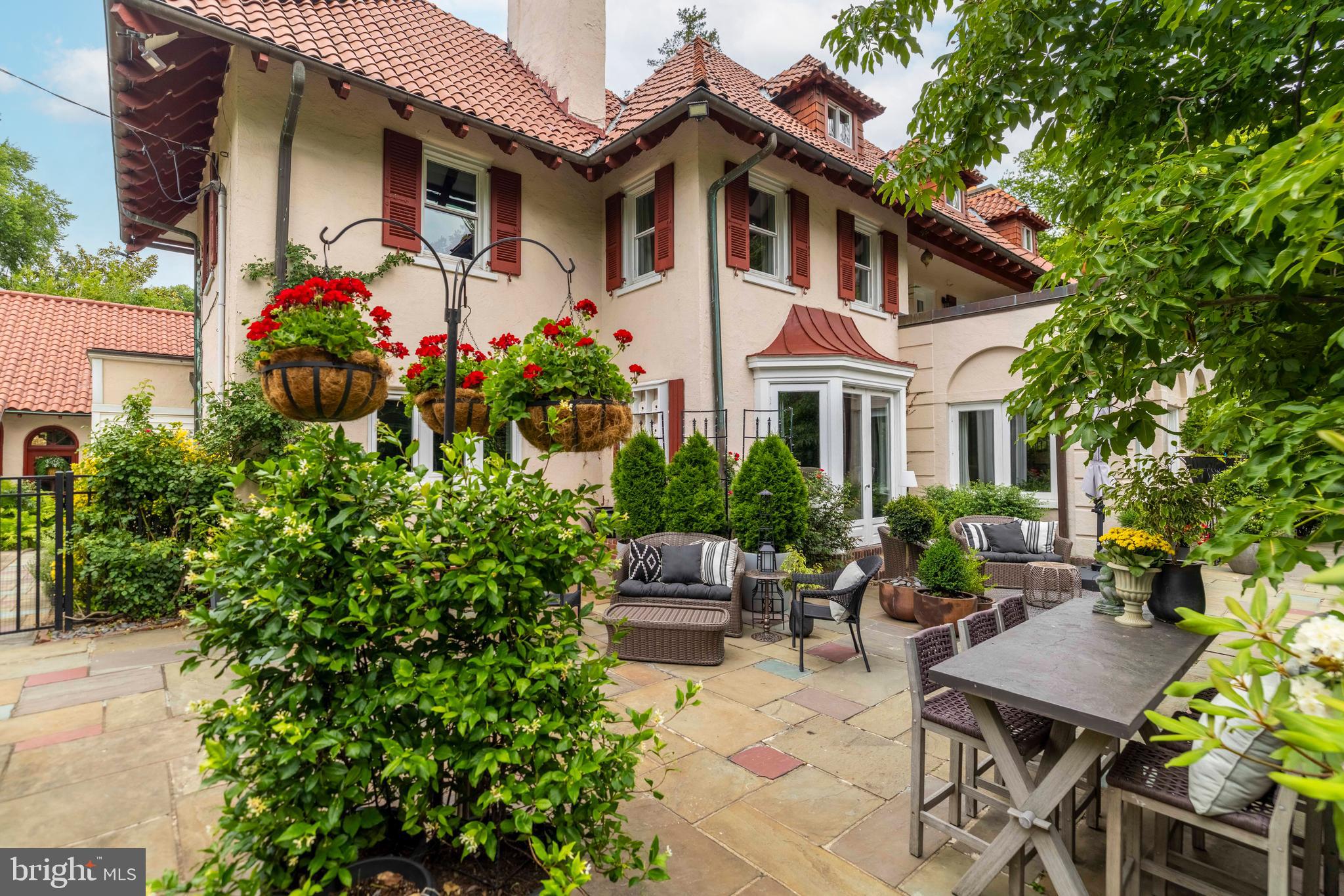JENKINTOWN MANOR - Residential