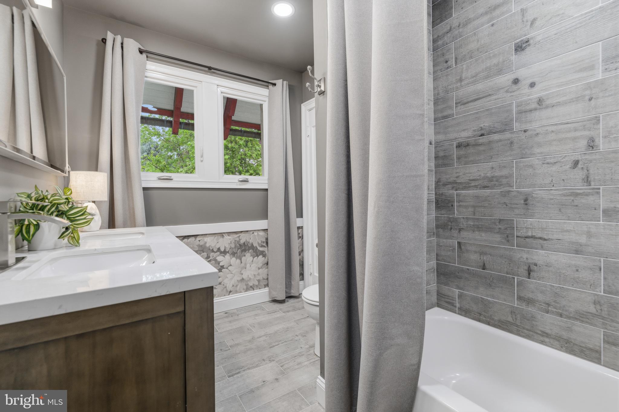 JENKINTOWN MANOR - Residential