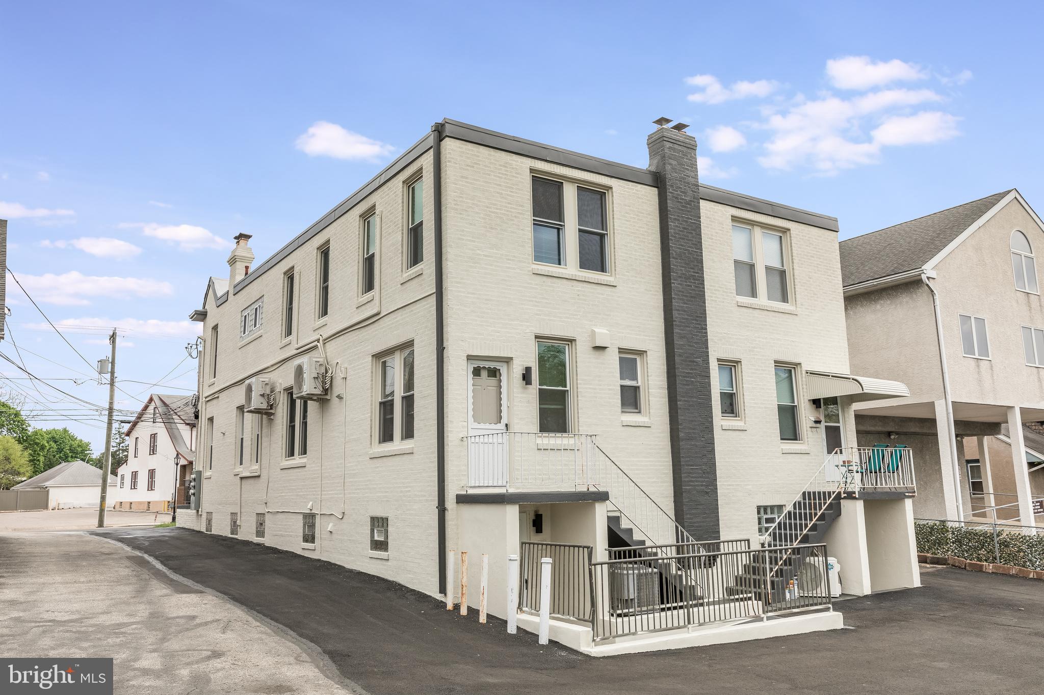 ROCKLEDGE - Residential Lease