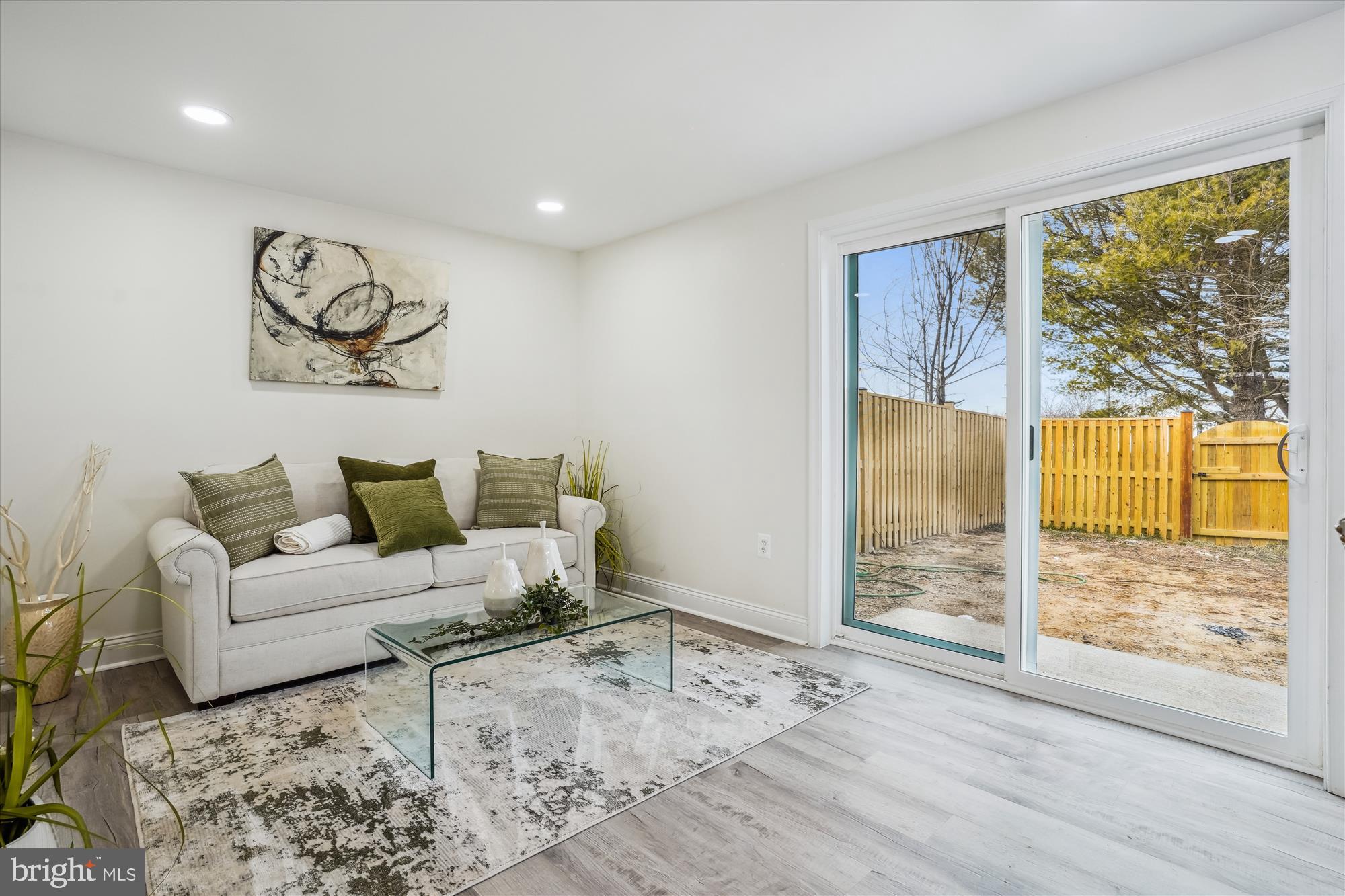 CLINTON PLAZA TOWNHOUSES - Residential