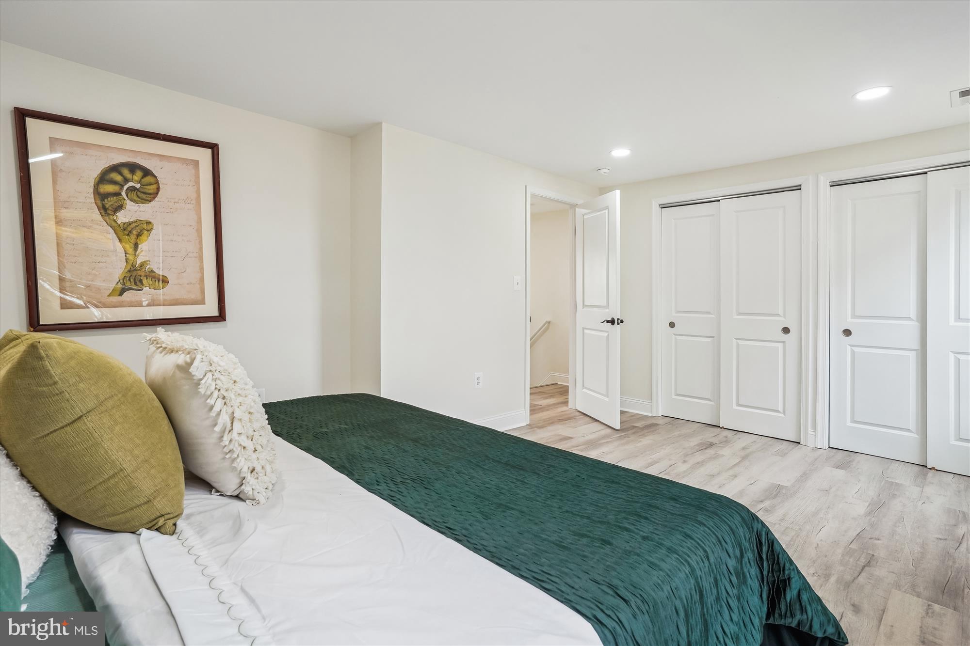 CLINTON PLAZA TOWNHOUSES - Residential
