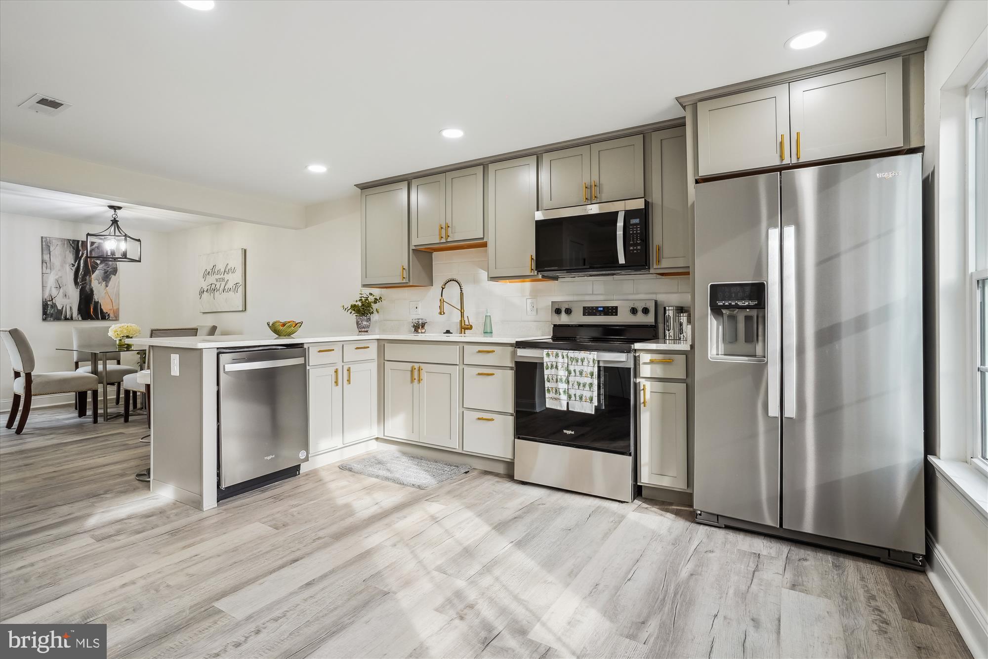 CLINTON PLAZA TOWNHOUSES - Residential