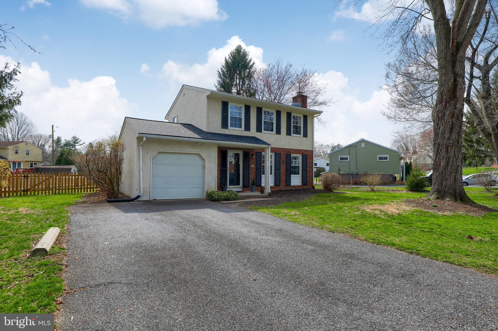 GOLDEN ACRES - Residential