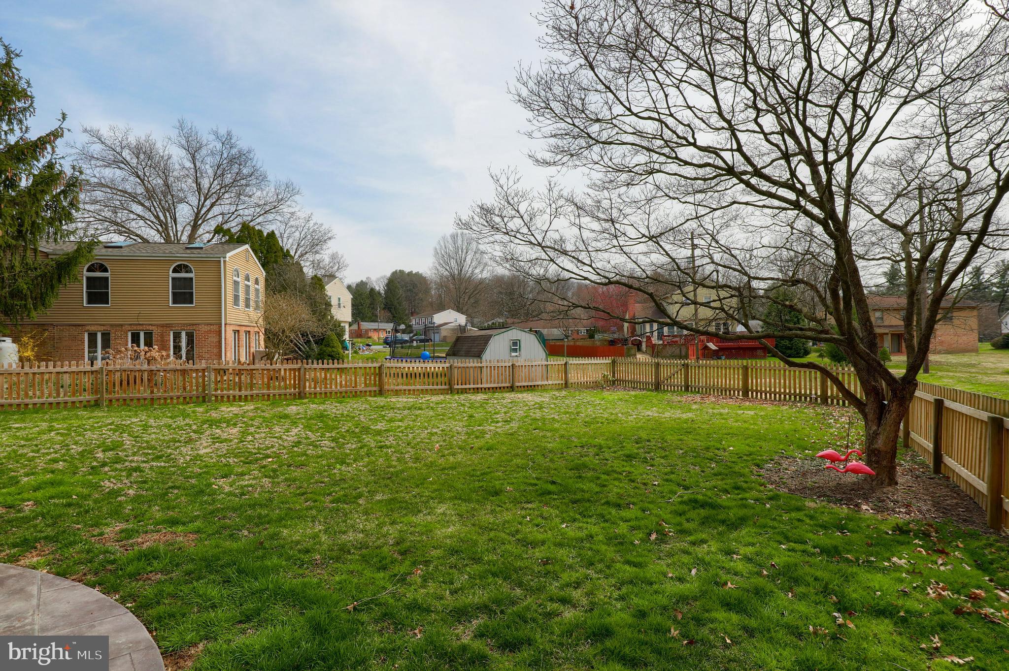 GOLDEN ACRES - Residential