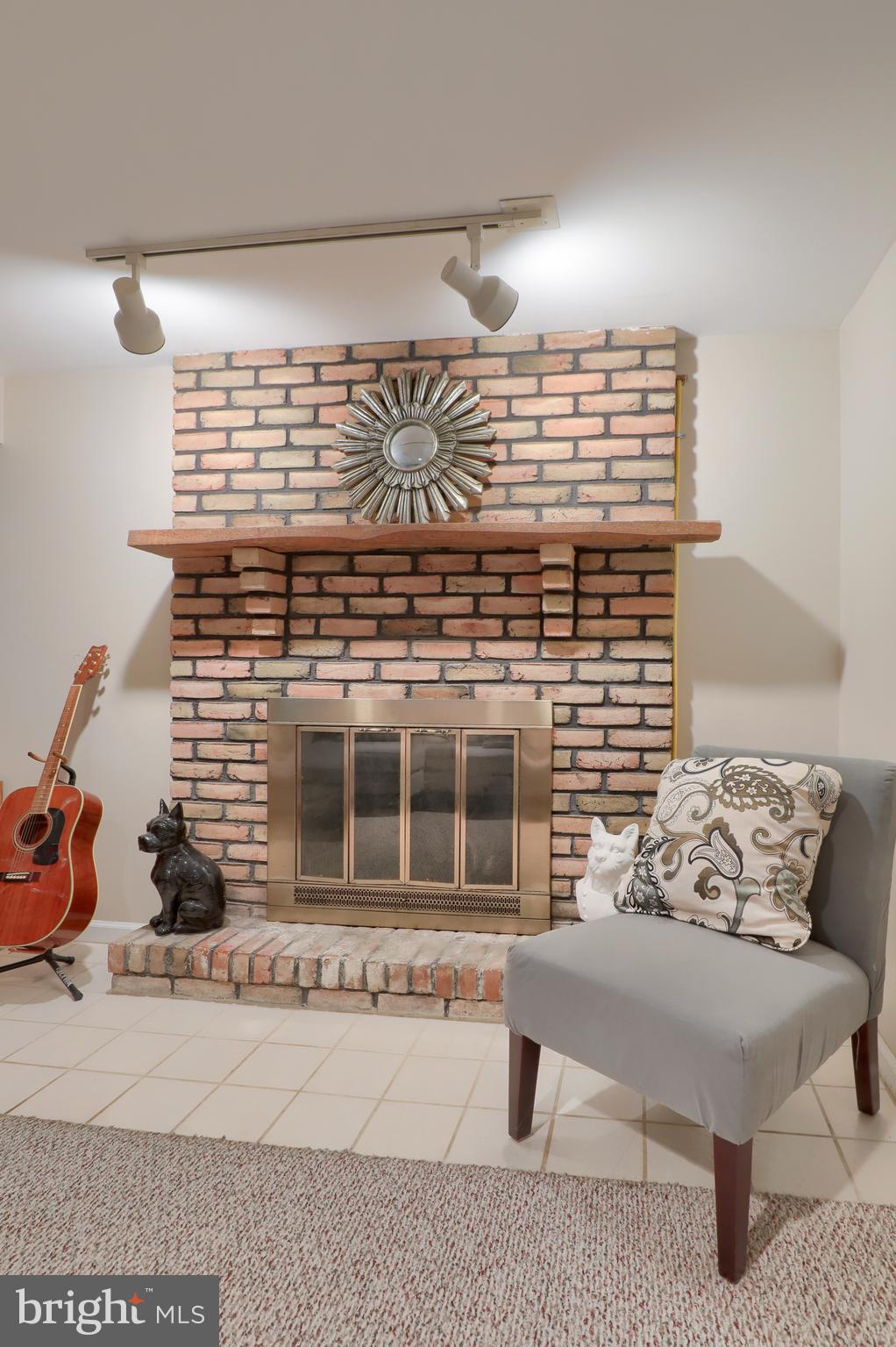 GOLDEN ACRES - Residential