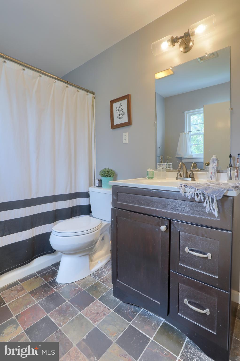 GOLDEN ACRES - Residential