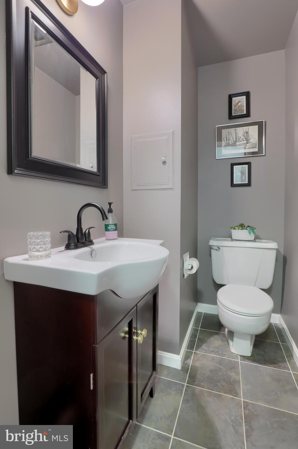 GOLDEN ACRES - Residential