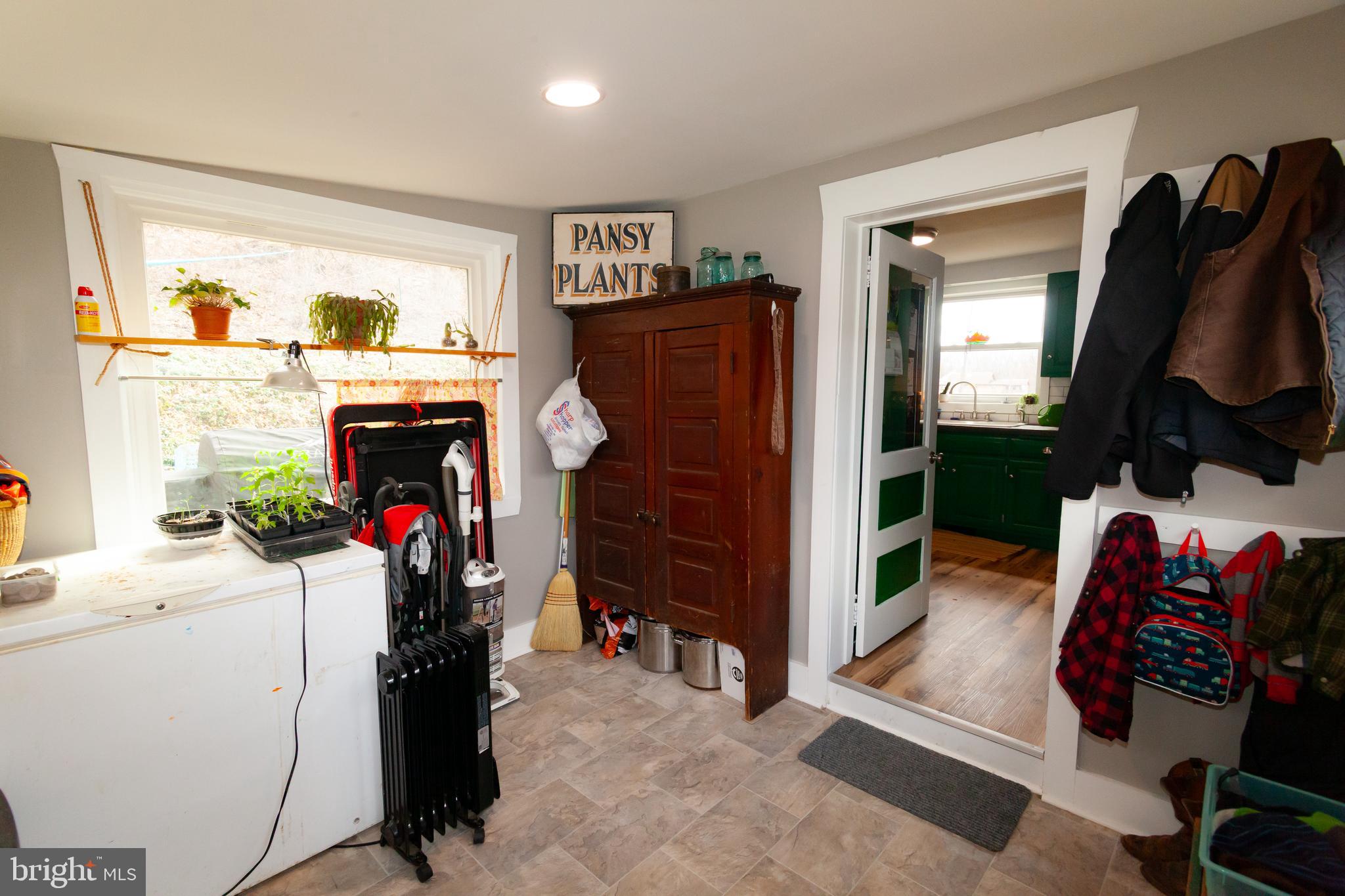 ADAMSTOWN - Residential
