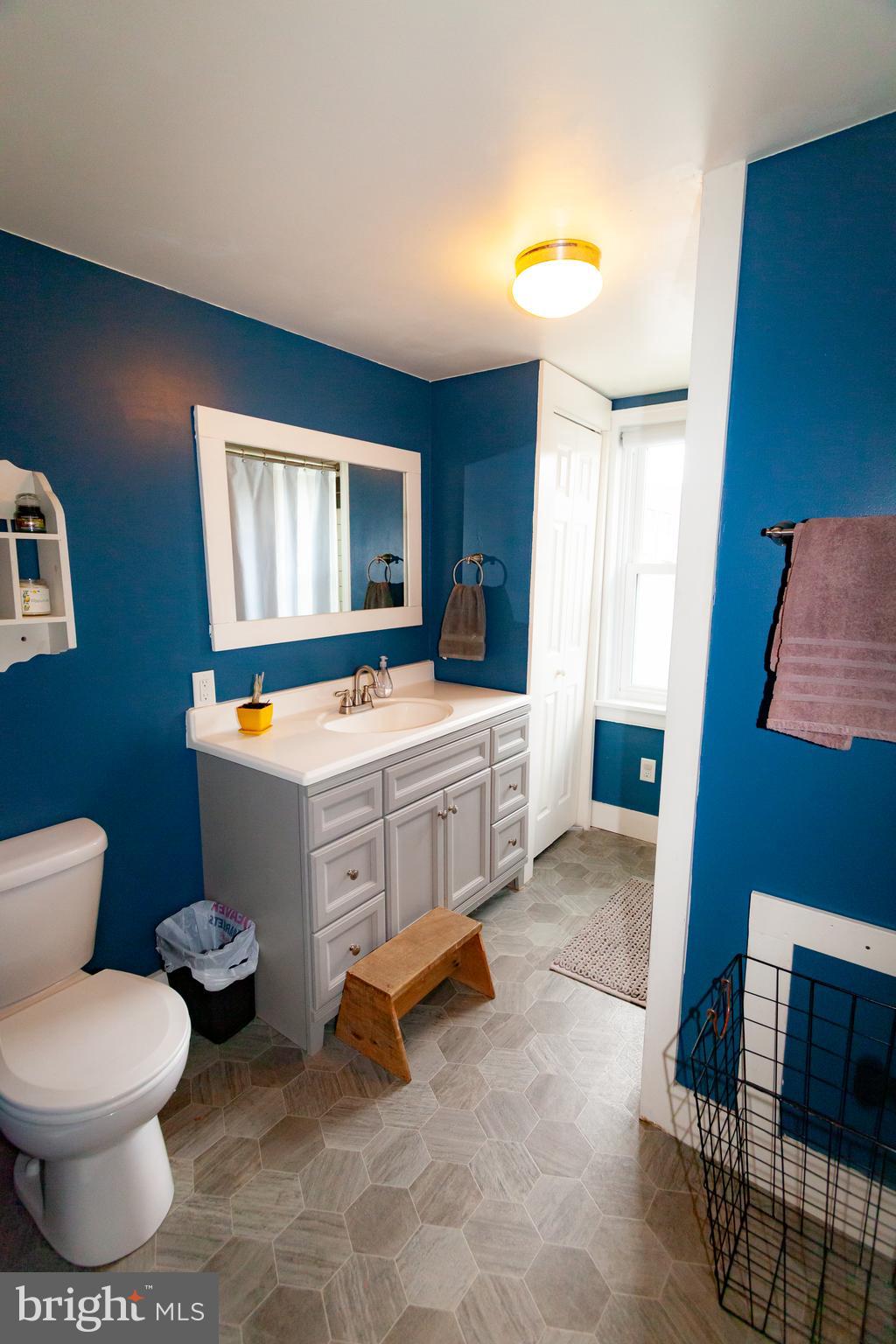 ADAMSTOWN - Residential