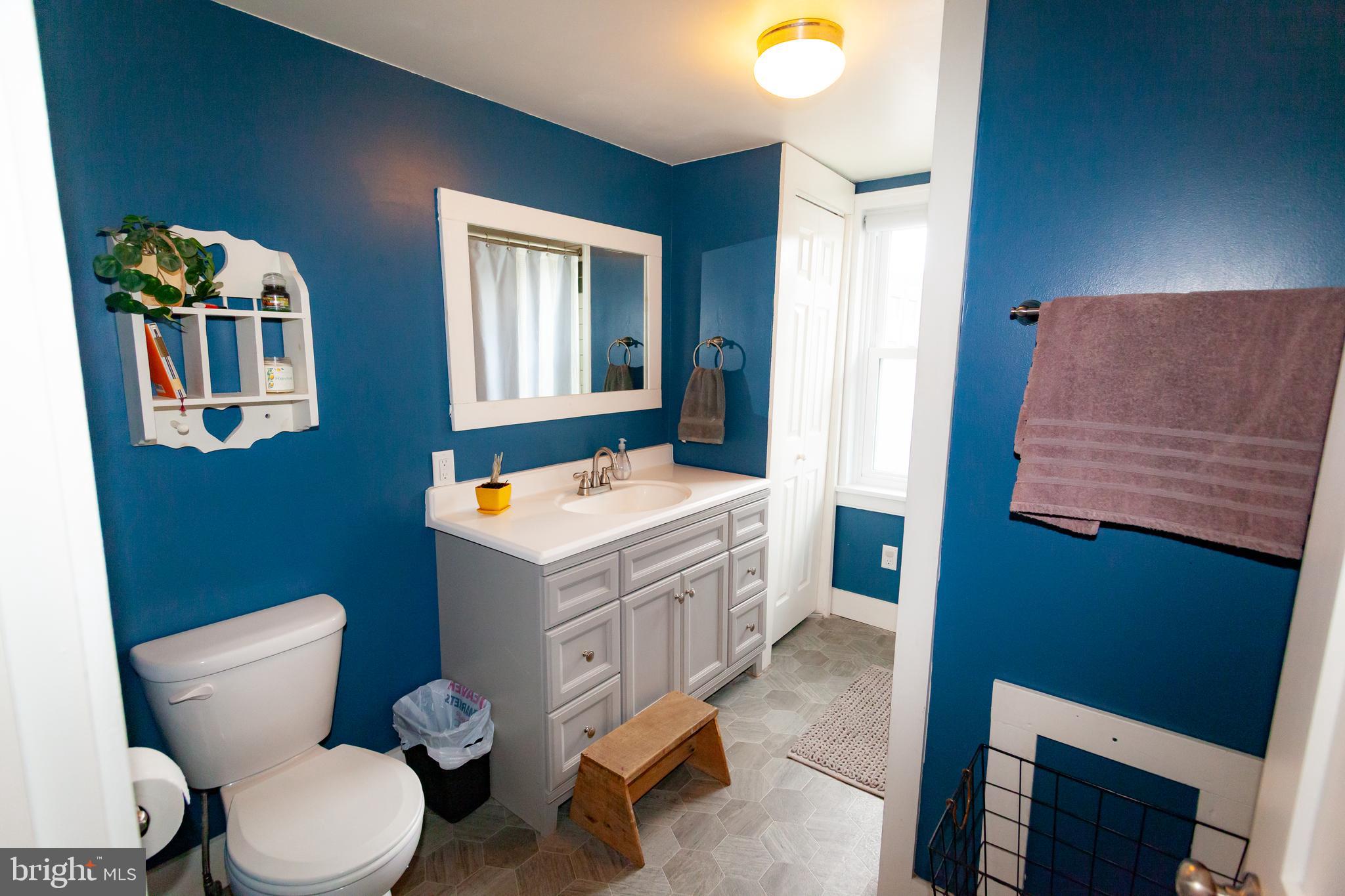 ADAMSTOWN - Residential