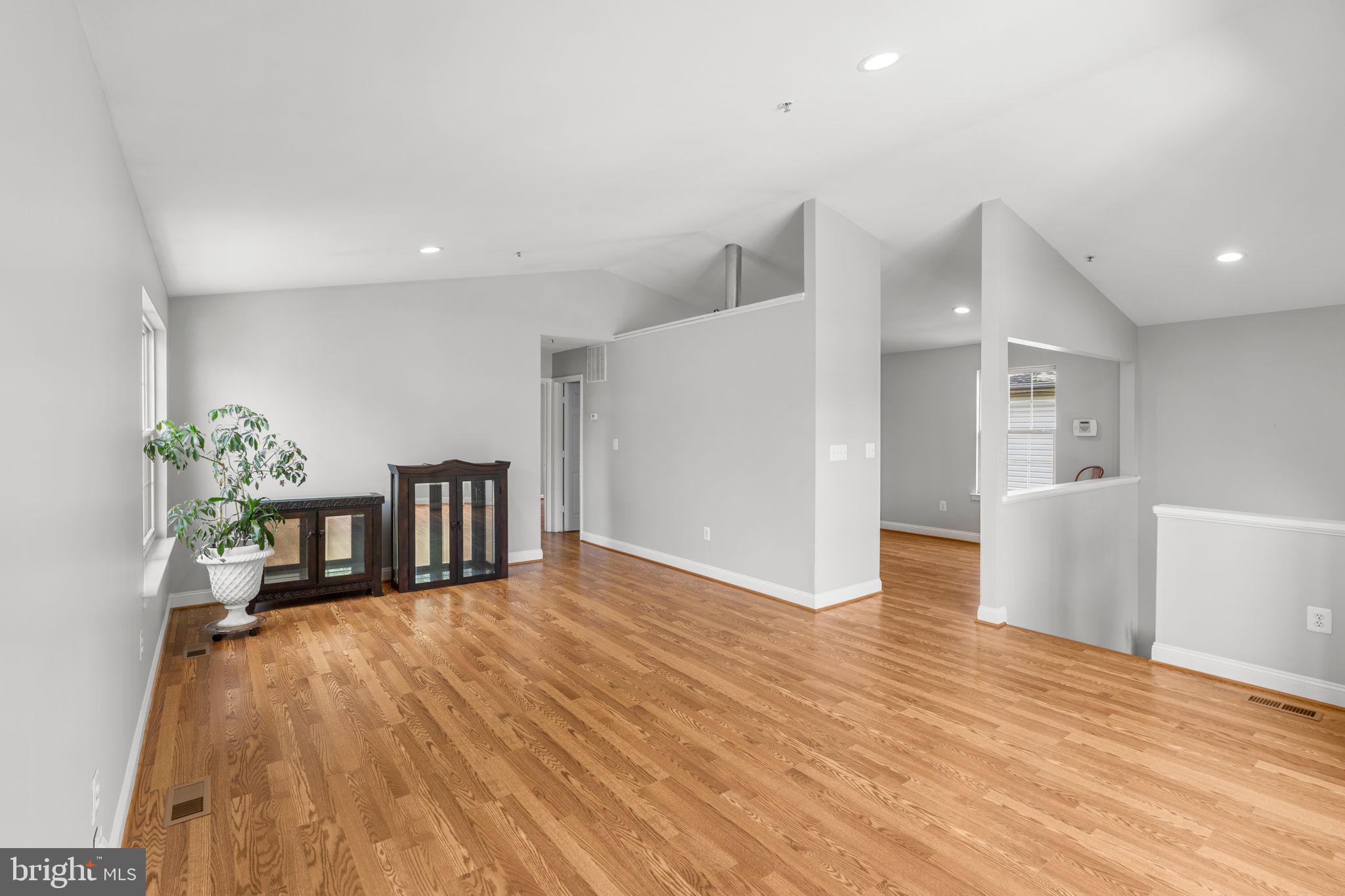 NORTH BRENTWOOD - Residential