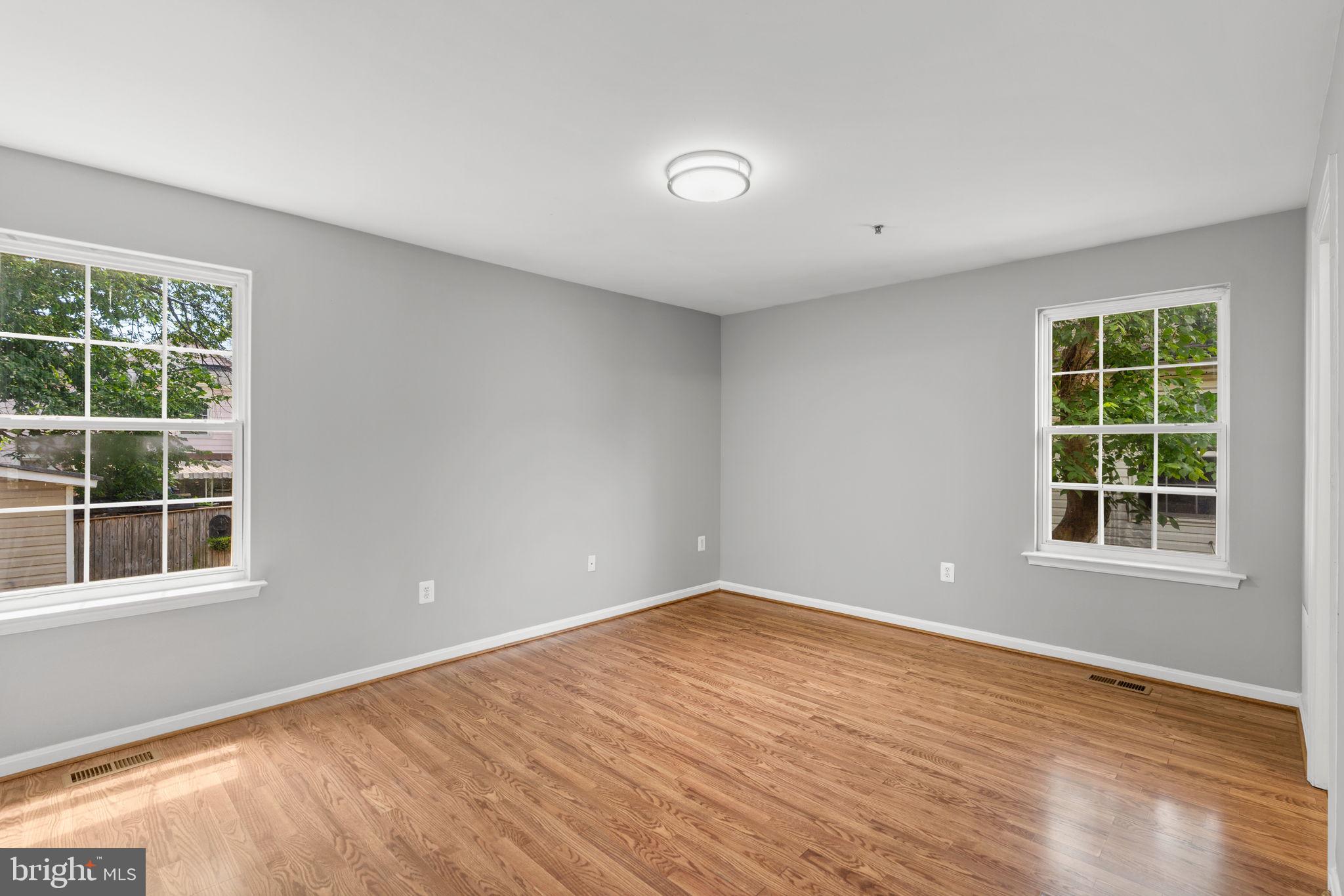 NORTH BRENTWOOD - Residential