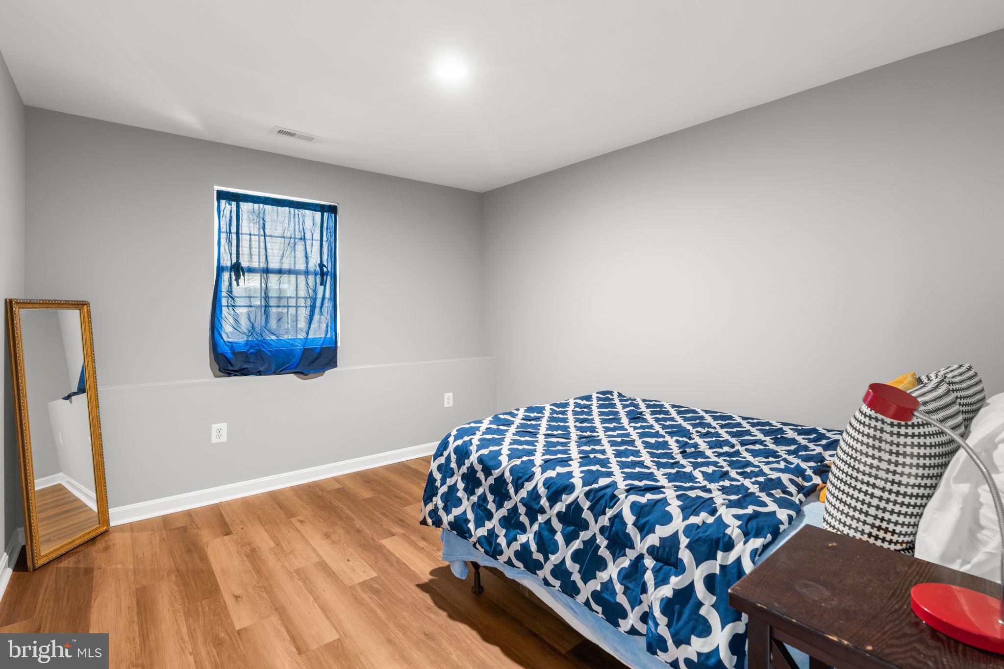 NORTH BRENTWOOD - Residential