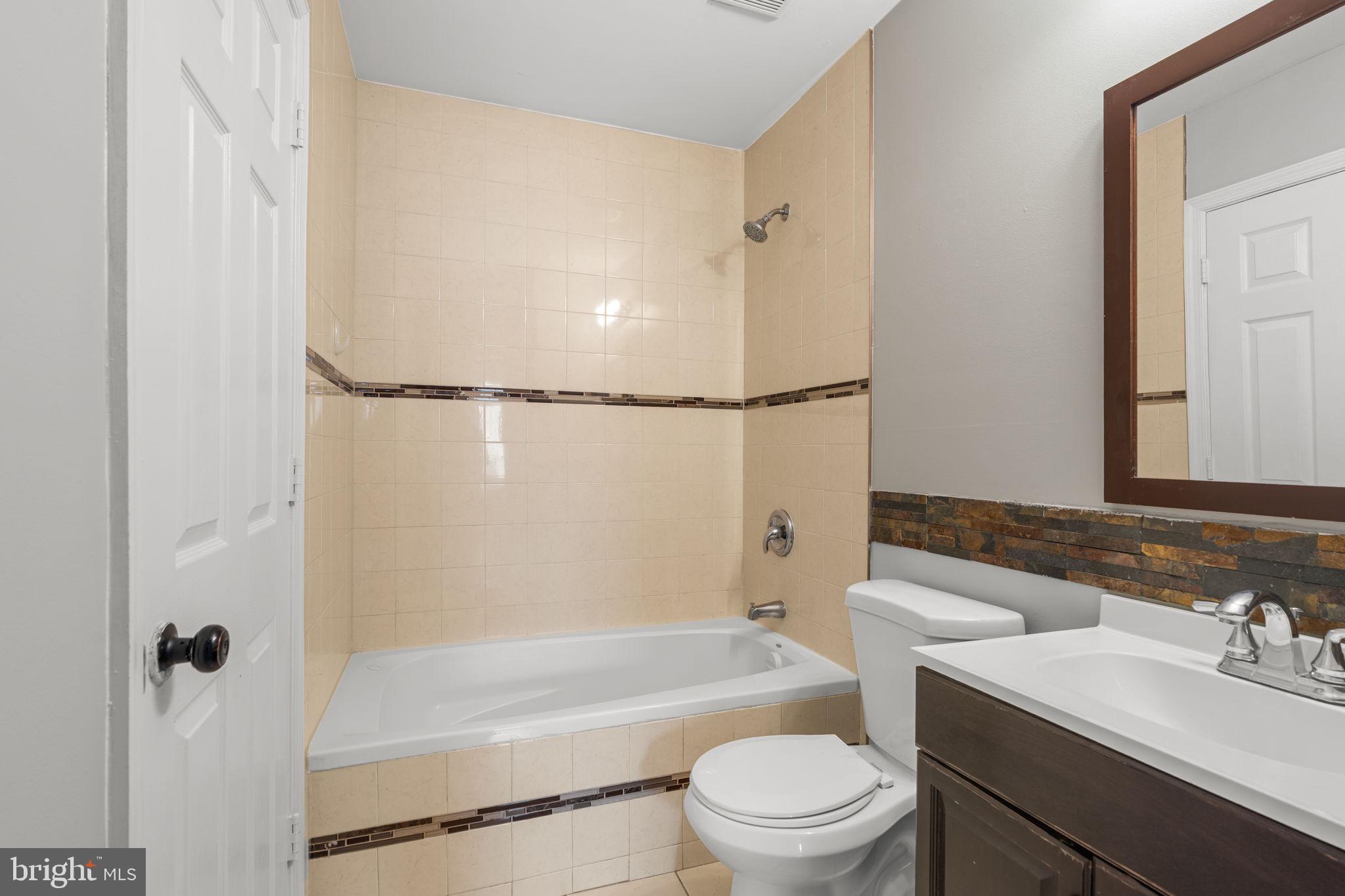 NORTH BRENTWOOD - Residential