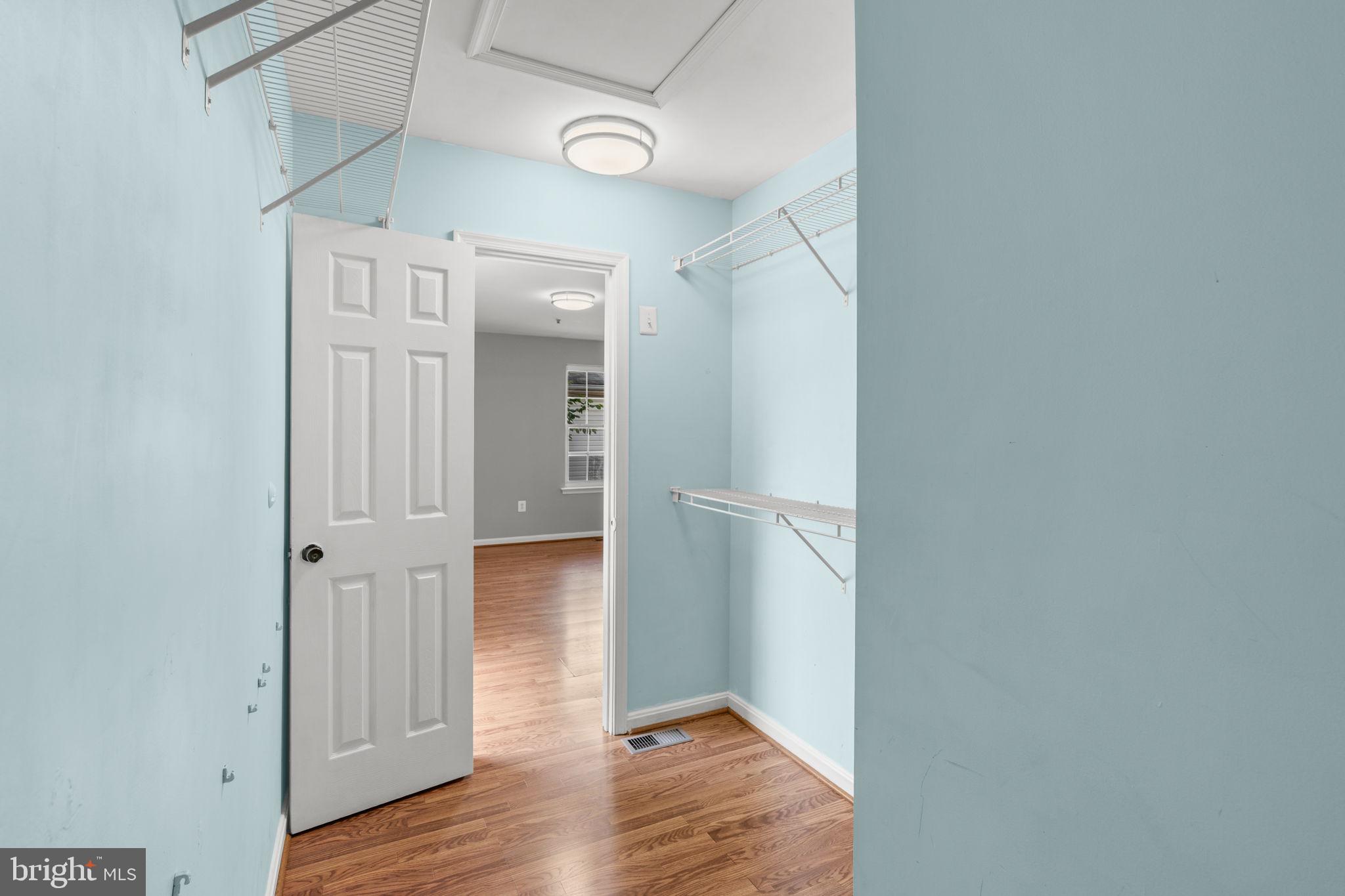 NORTH BRENTWOOD - Residential
