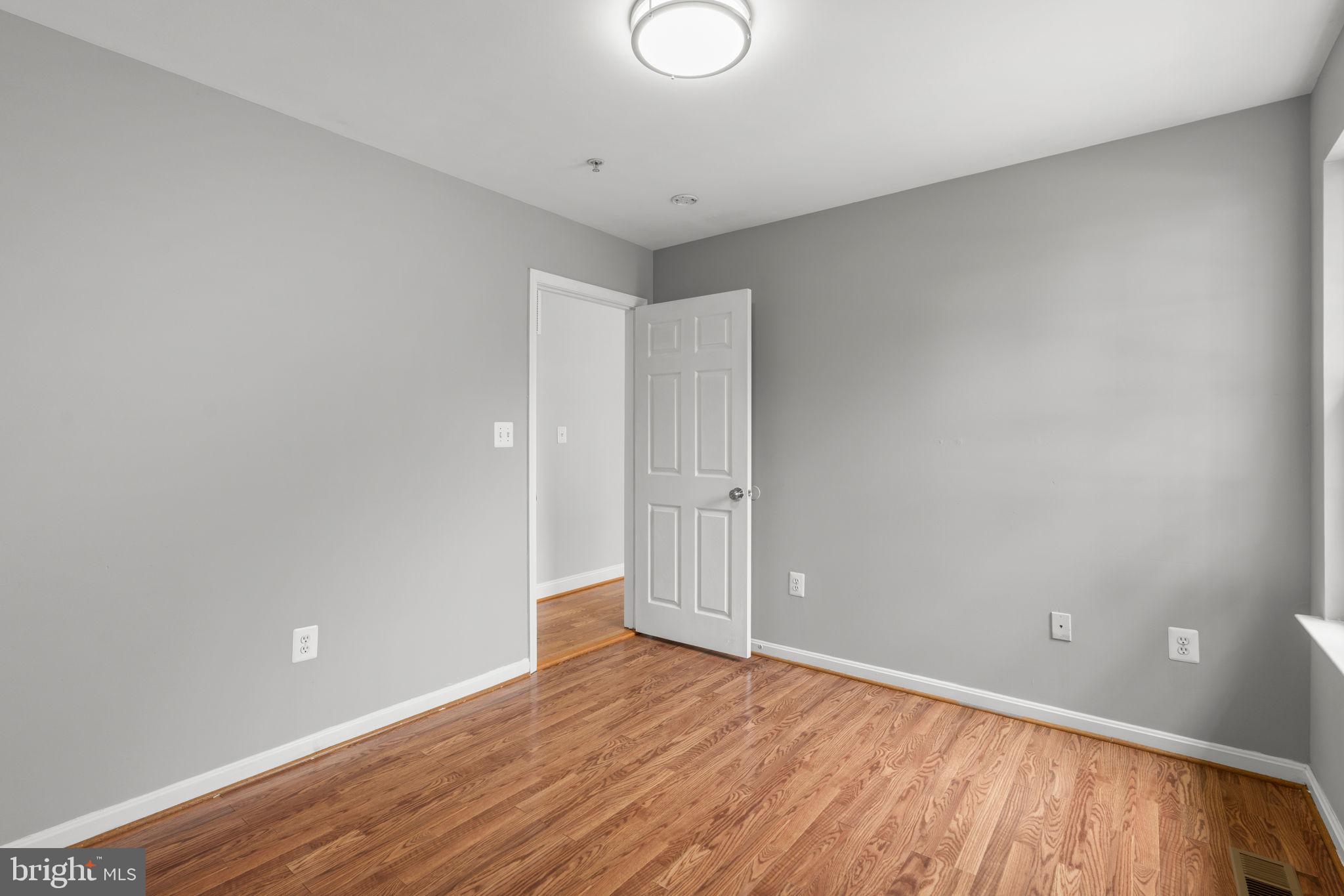 NORTH BRENTWOOD - Residential