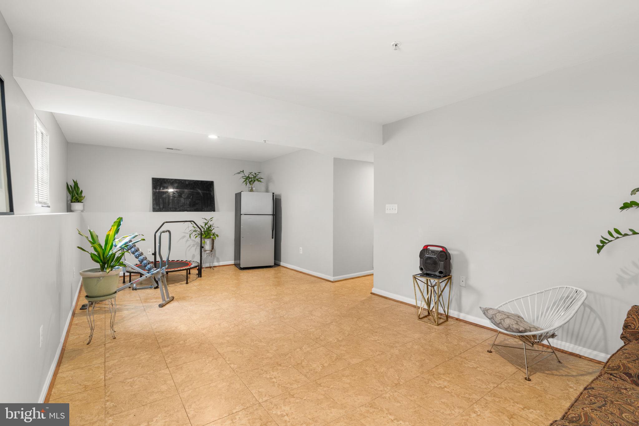 NORTH BRENTWOOD - Residential