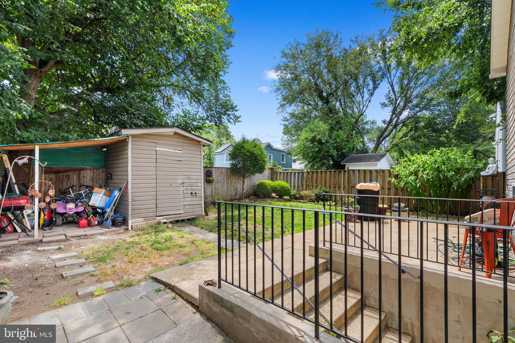 NORTH BRENTWOOD - Residential